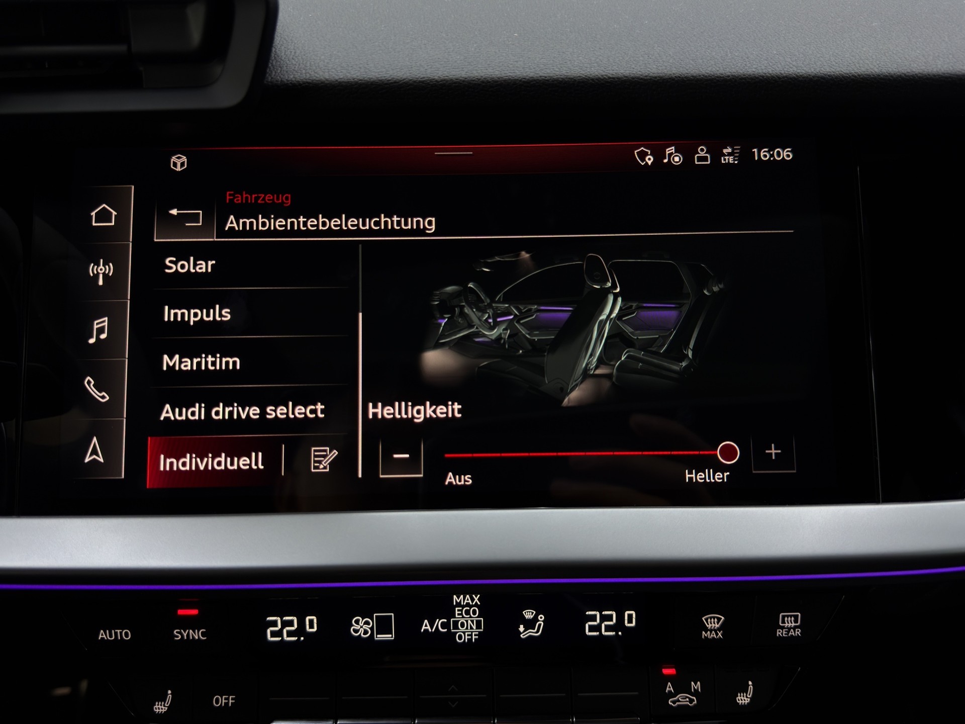 AUDI RS3 Sportback 2.5 TSI quattro S-tronic-image-22