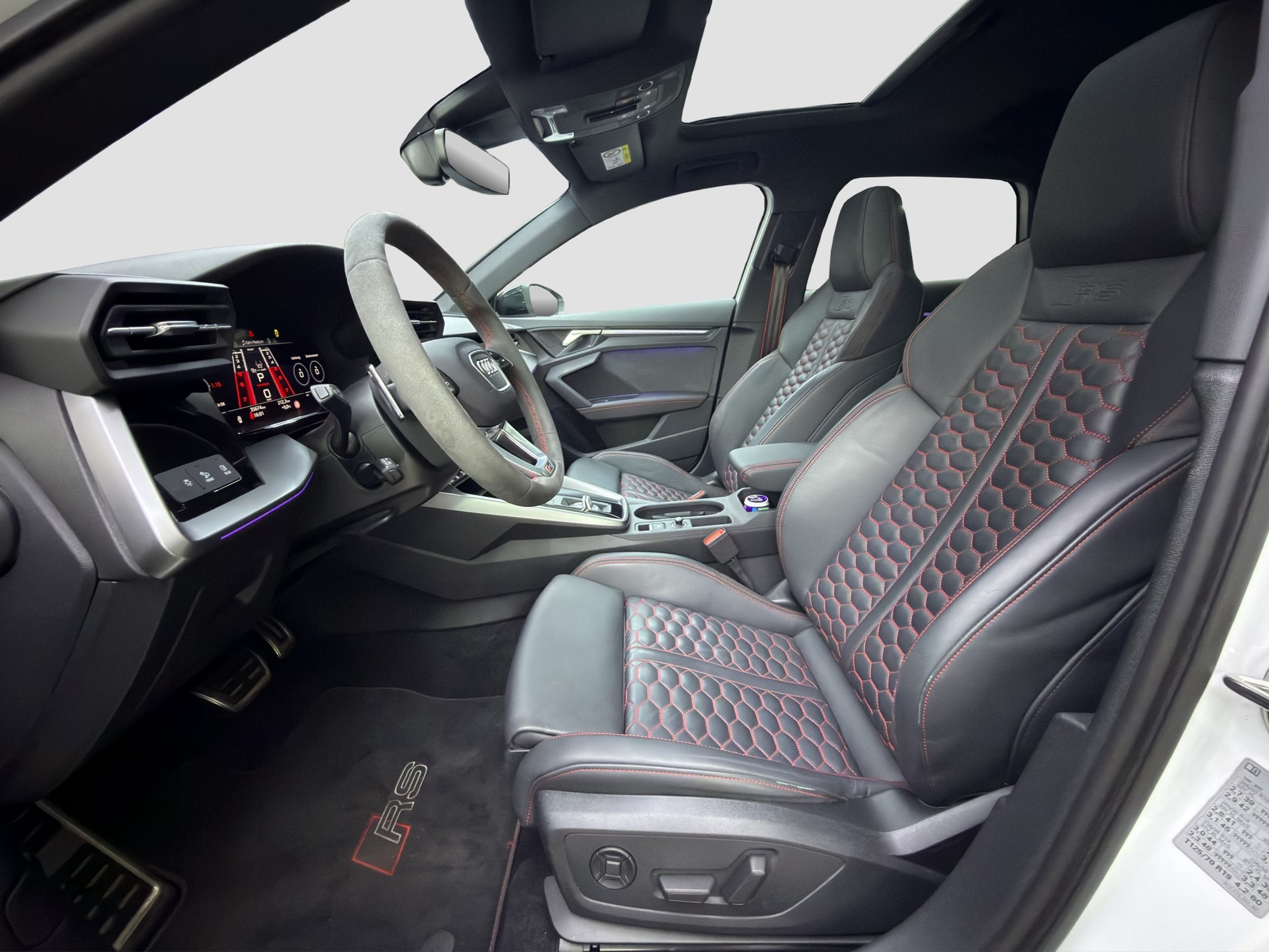 AUDI RS3 Sportback 2.5 TSI quattro S-tronic-image-11