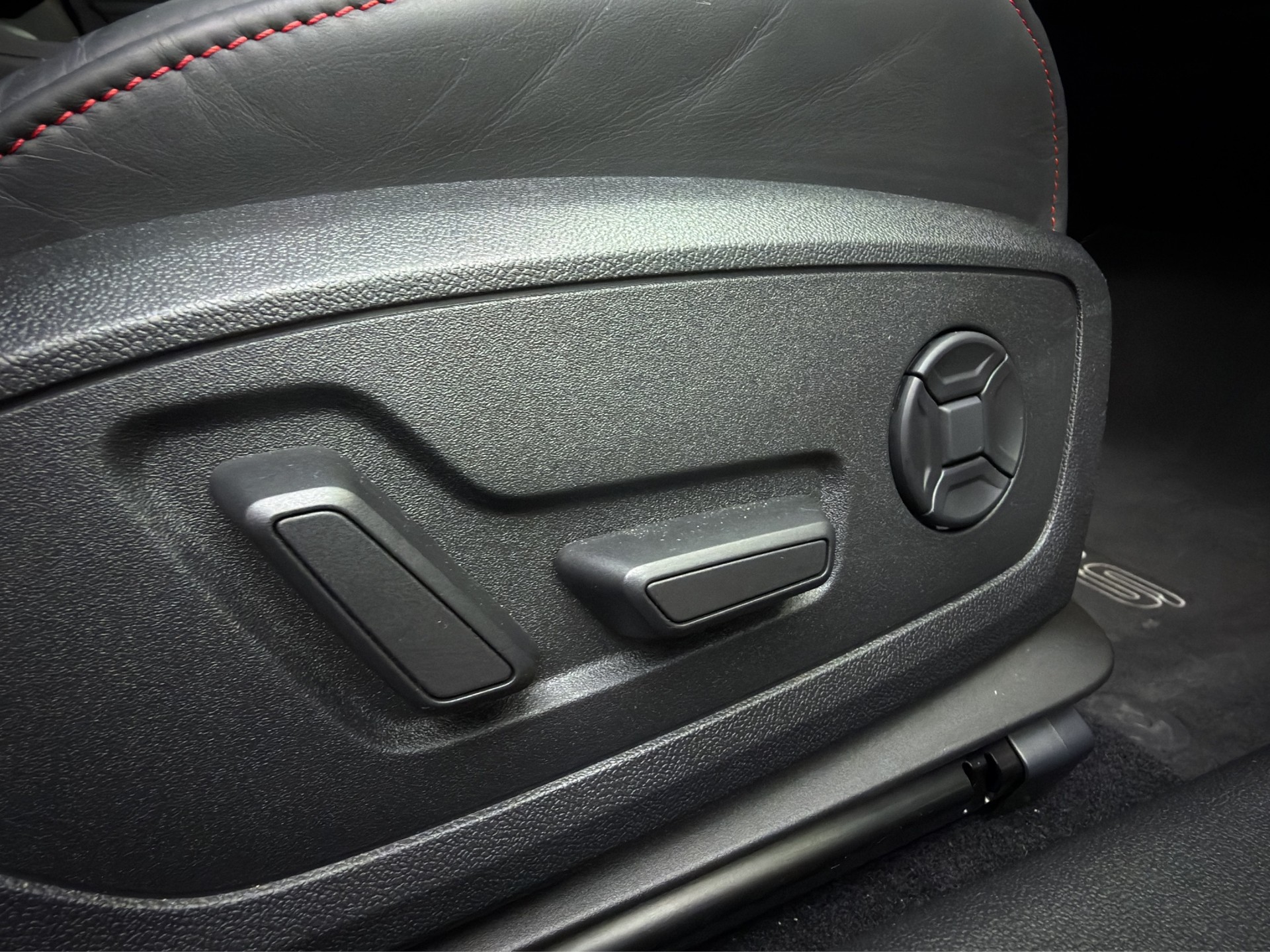 AUDI RS3 Sportback 2.5 TSI quattro S-tronic-image-15