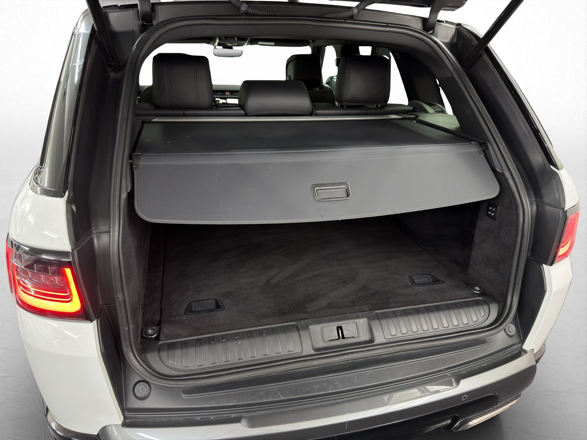 LAND ROVER Range Rover Sport 3.0 SDV6 HSE Dynamic Automatic-image-19