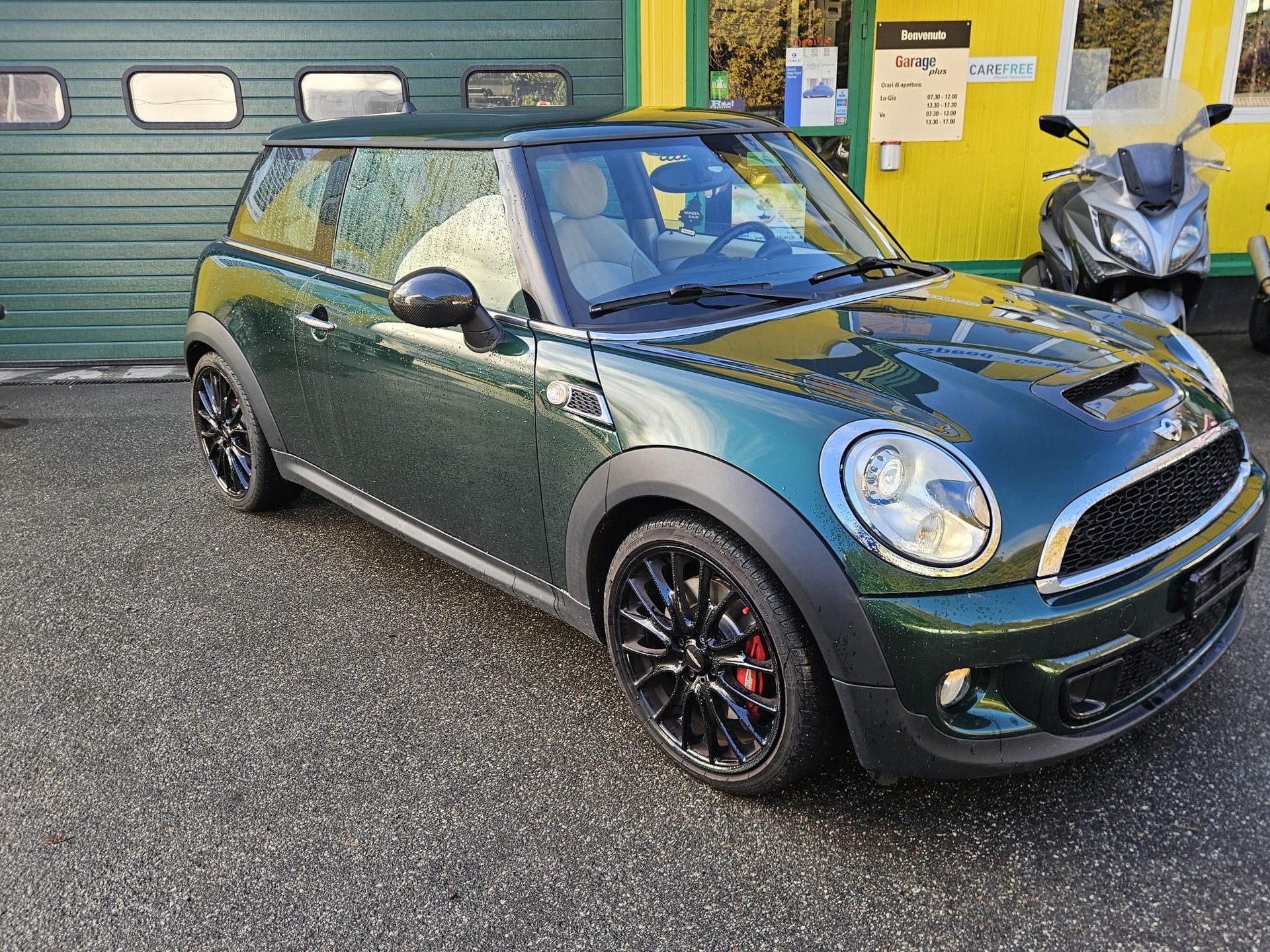 MINI Cooper John Cooper Works-image-0