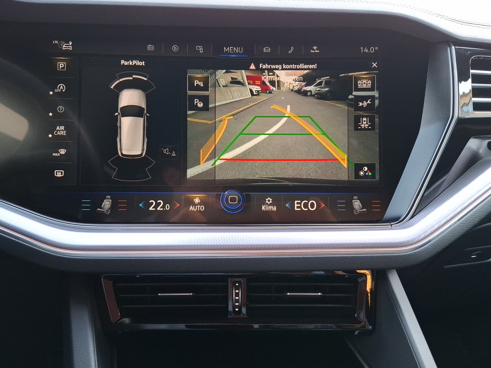 VW Touareg 3.0 TSI R-Line Tiptronic-image-10