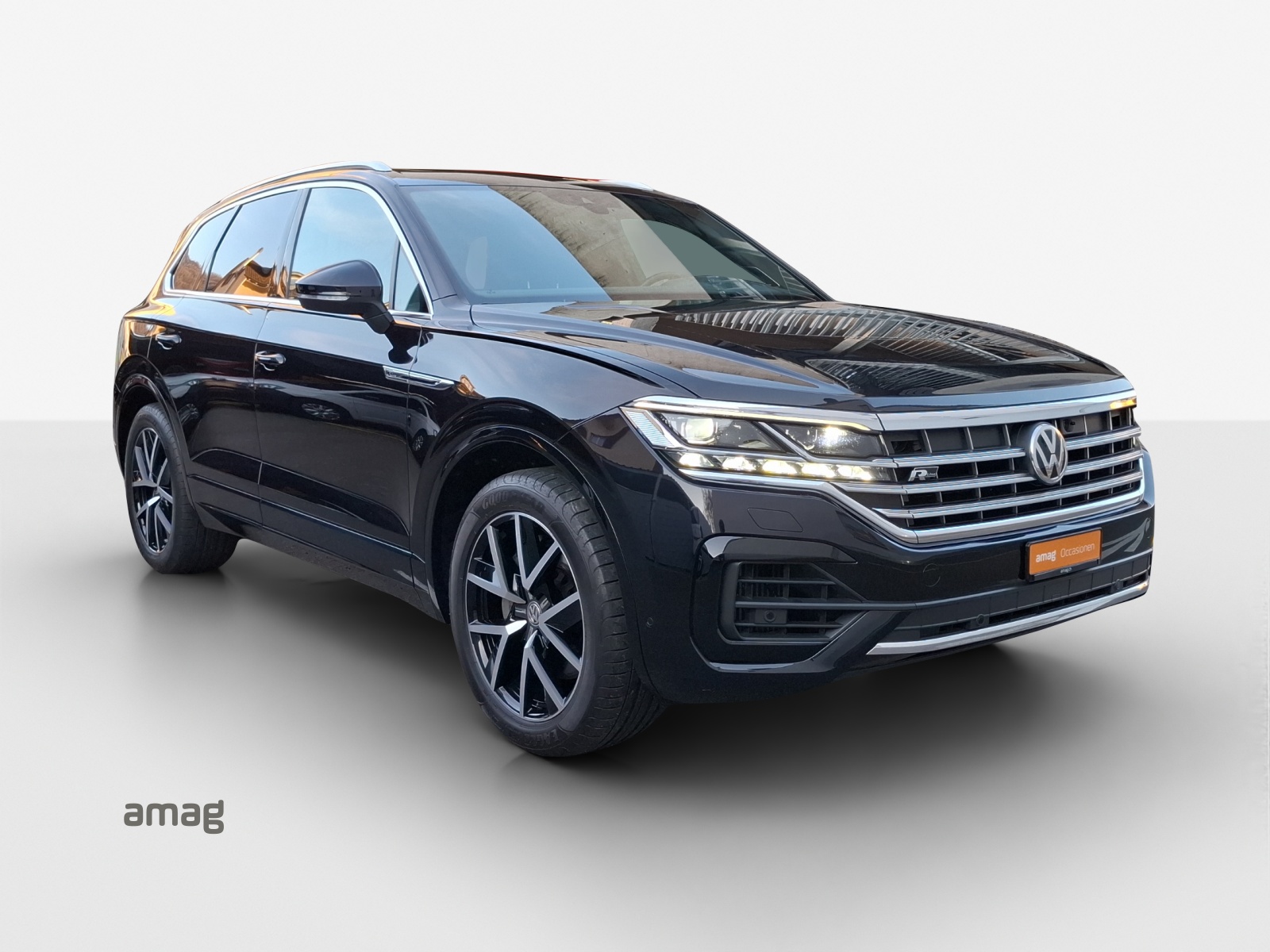 VW Touareg 3.0 TSI R-Line Tiptronic-image-5