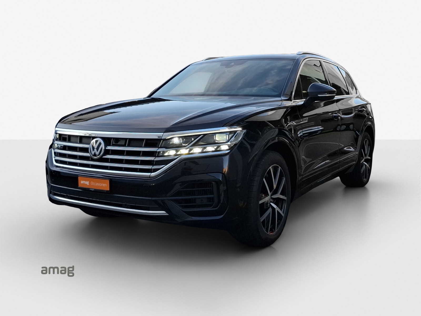 VW Touareg 3.0 TSI R-Line Tiptronic-image-0