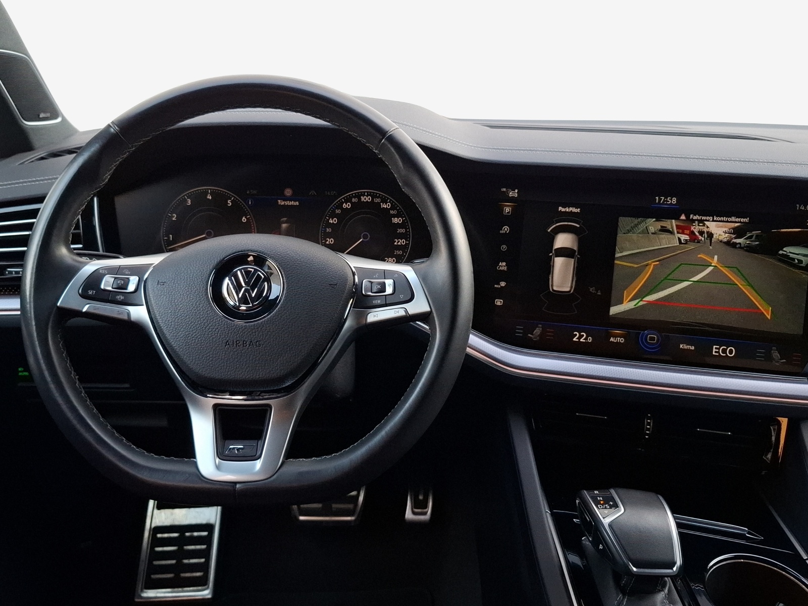 VW Touareg 3.0 TSI R-Line Tiptronic-image-8