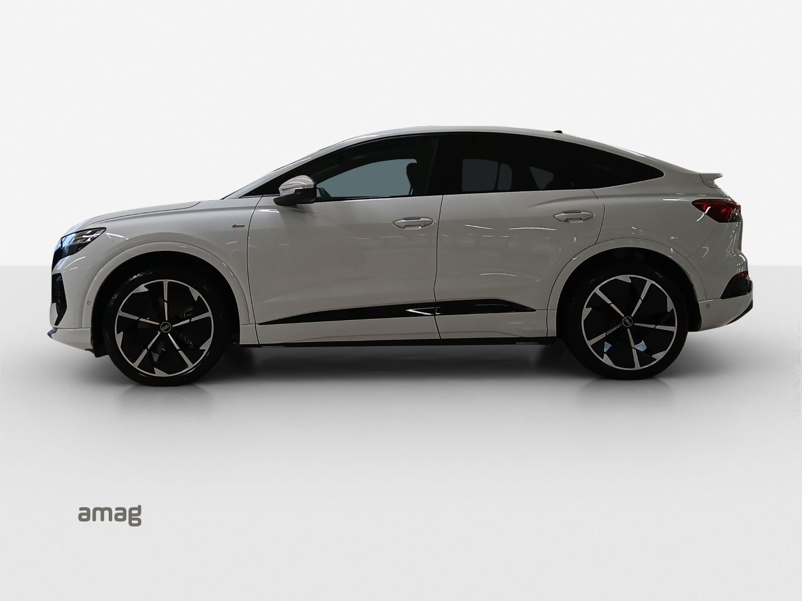 AUDI Q4 Sportback e-tron 45 Attraction quattro-image-1