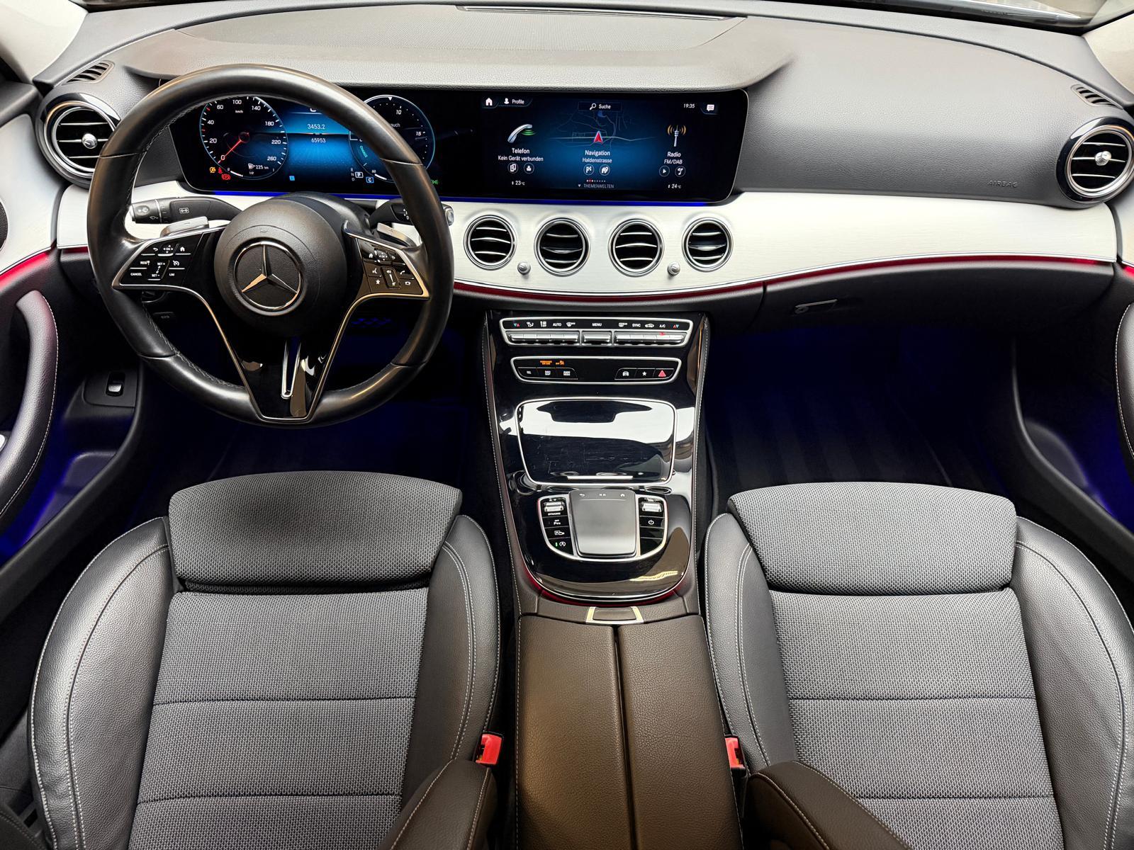 MERCEDES-BENZ E 200 d AMG Line-image-11