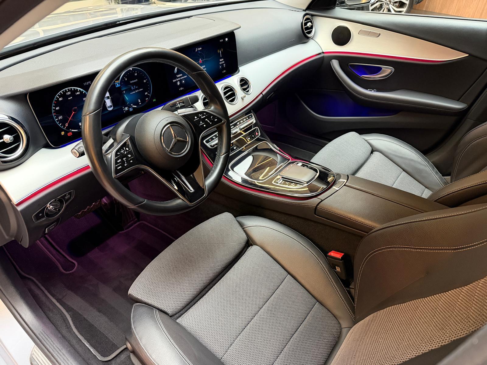 MERCEDES-BENZ E 200 d AMG Line-image-13