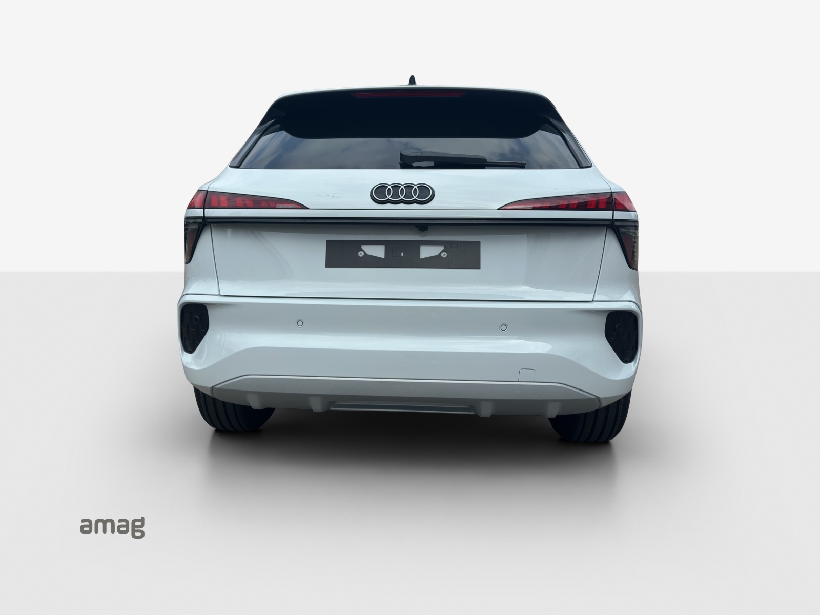 AUDI Q3 SUV 110 kW TFSI S tronic-image-3