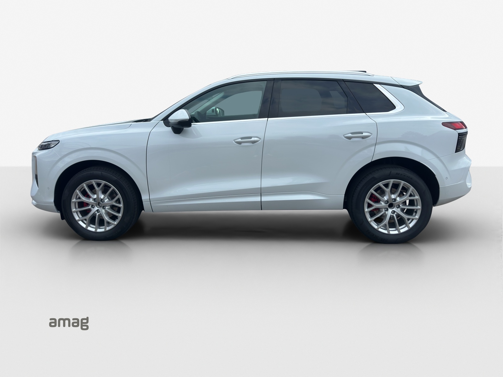 AUDI Q3 SUV 110 kW TFSI S tronic-image-1