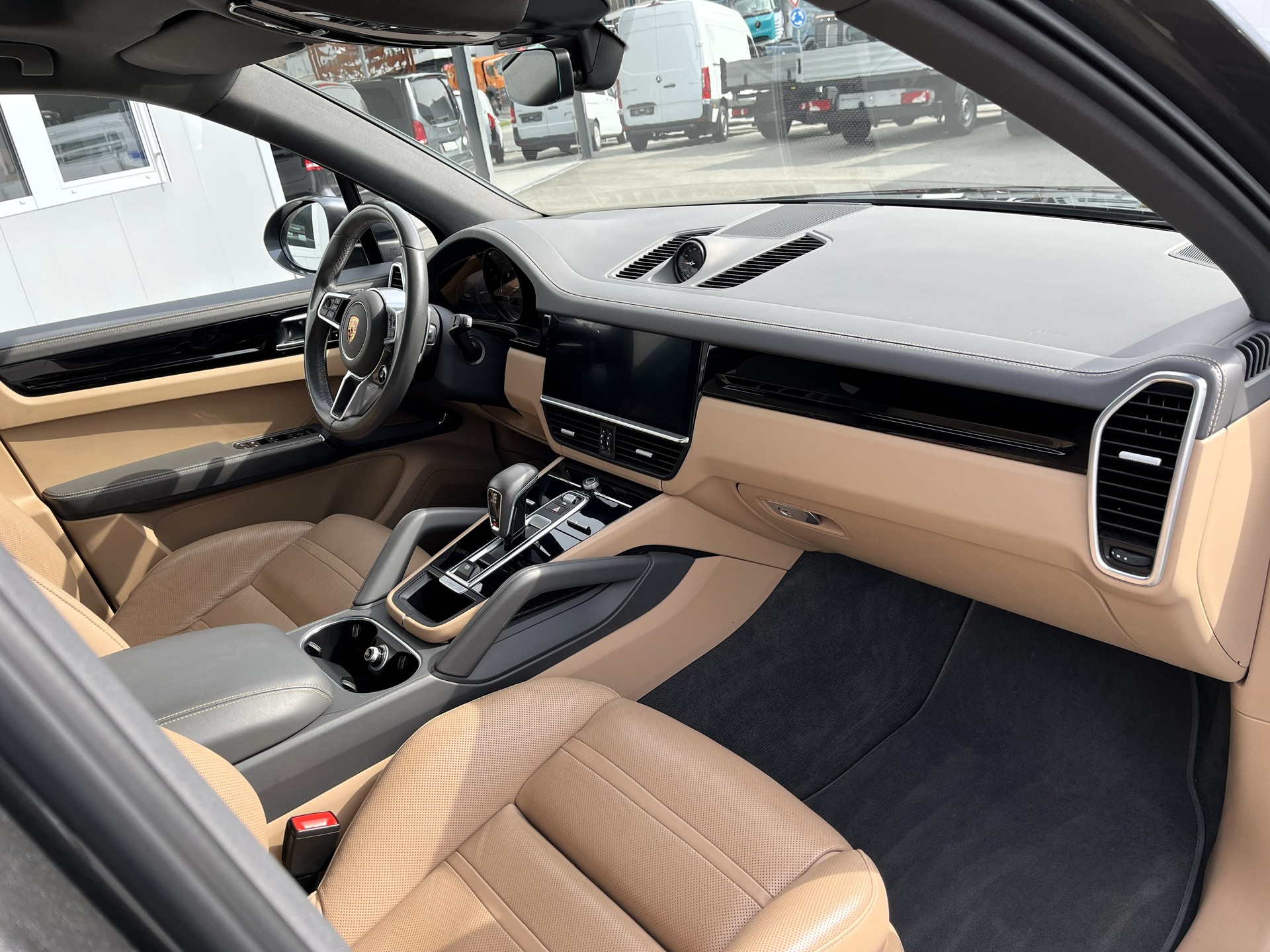 PORSCHE Cayenne S-image-10