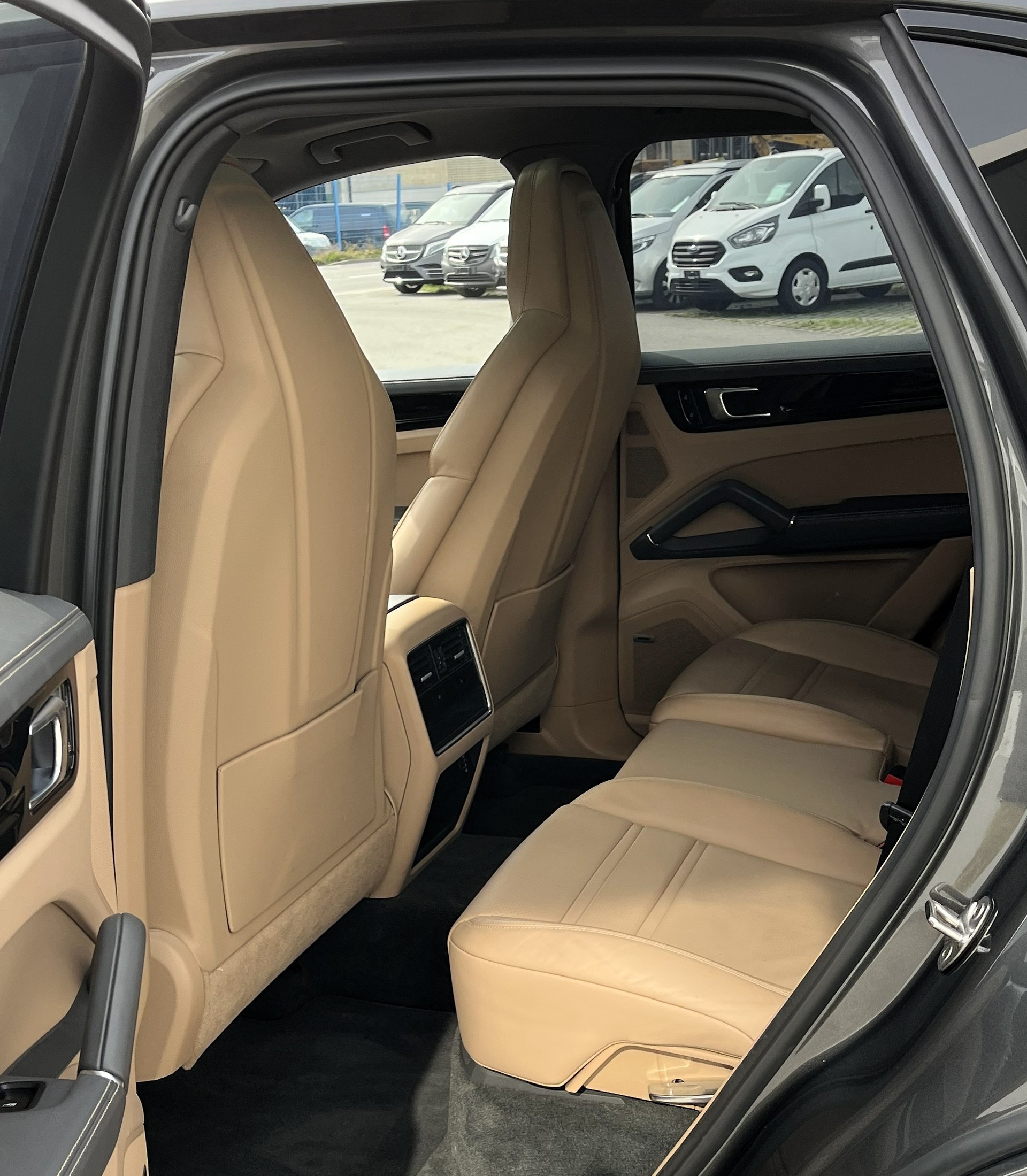 PORSCHE Cayenne S-image-14