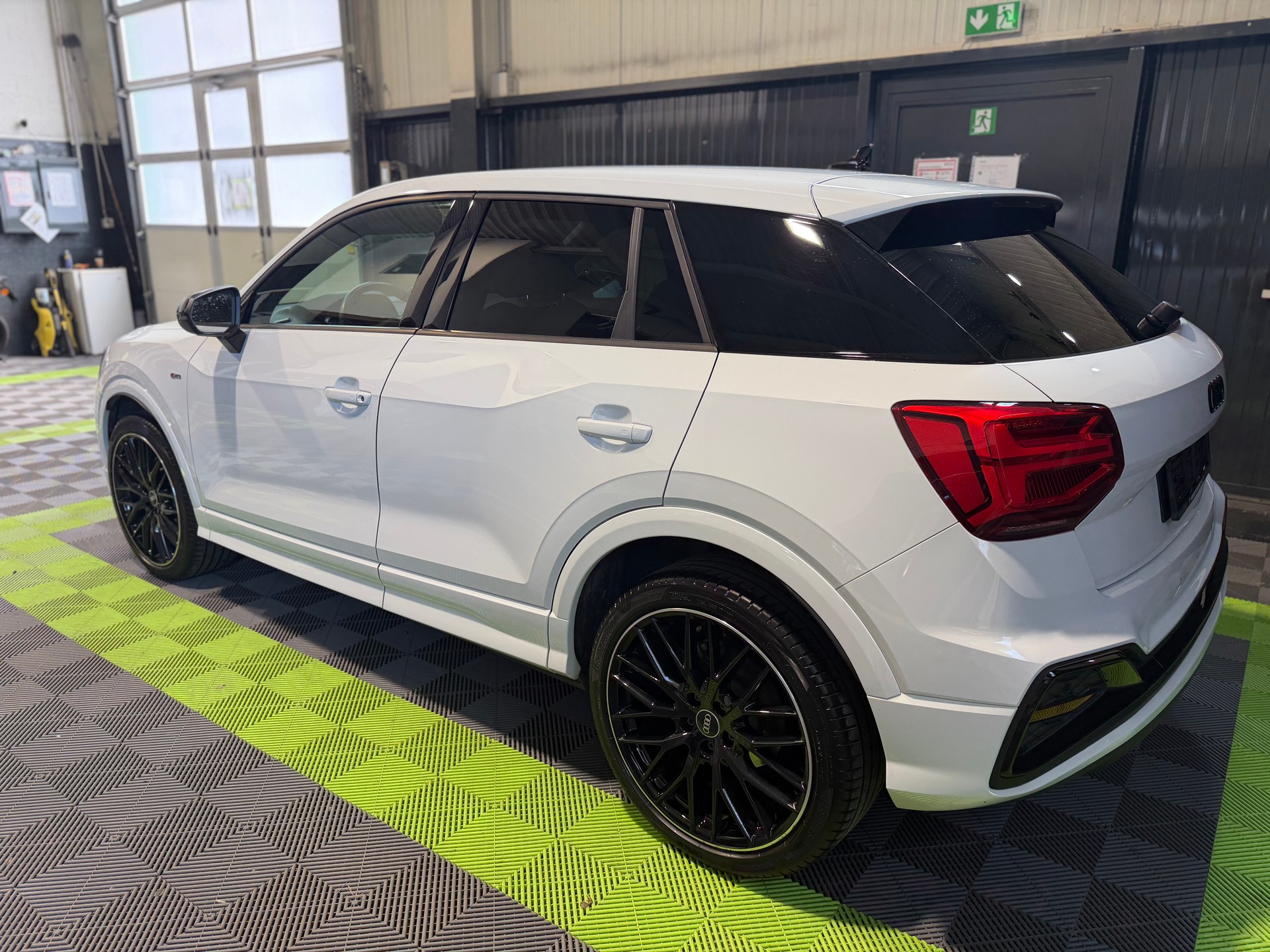 AUDI Q2 35 TFSI S line S-tronic-image-3