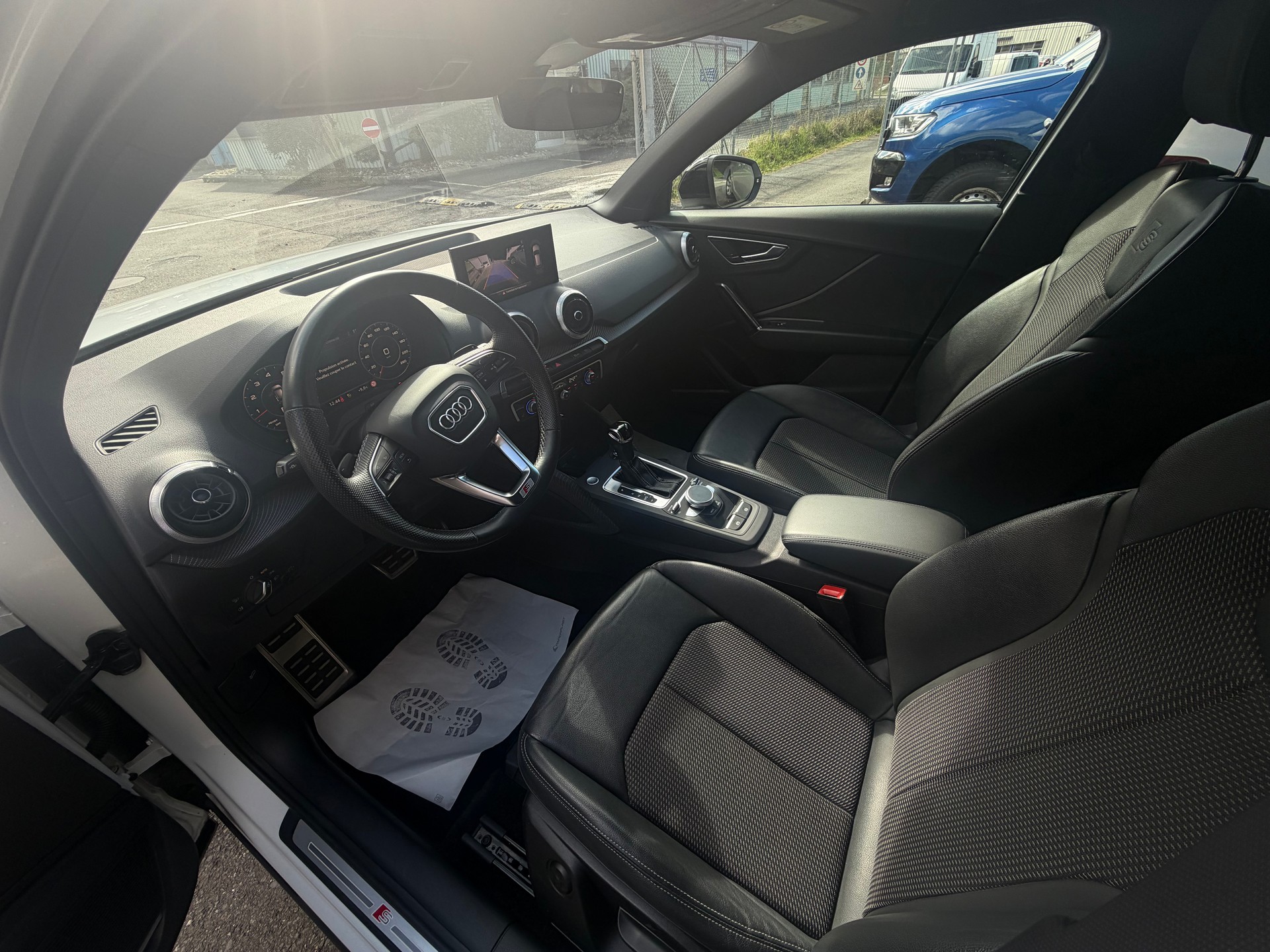 AUDI Q2 35 TFSI S line S-tronic-image-12