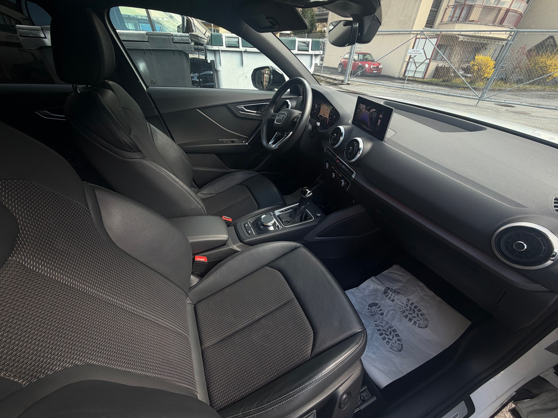 AUDI Q2 35 TFSI S line S-tronic-image-10