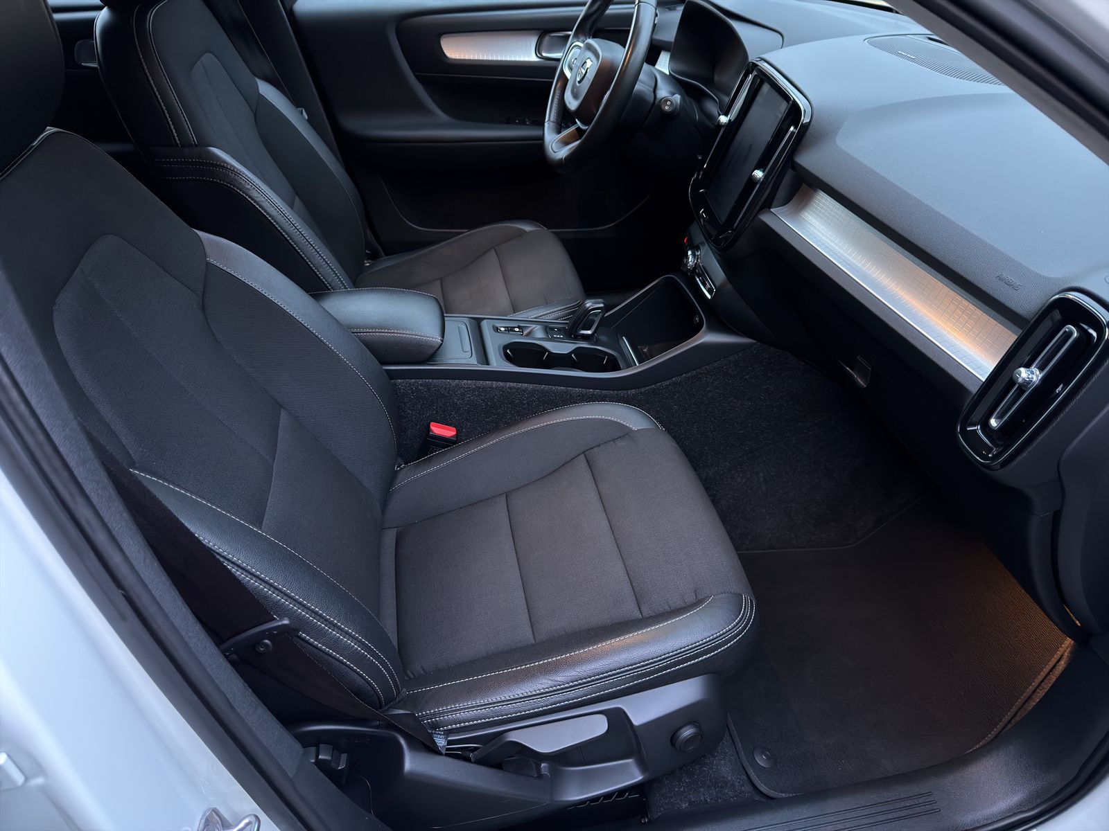 VOLVO XC40 T4 Inscription Geartronic-image-11
