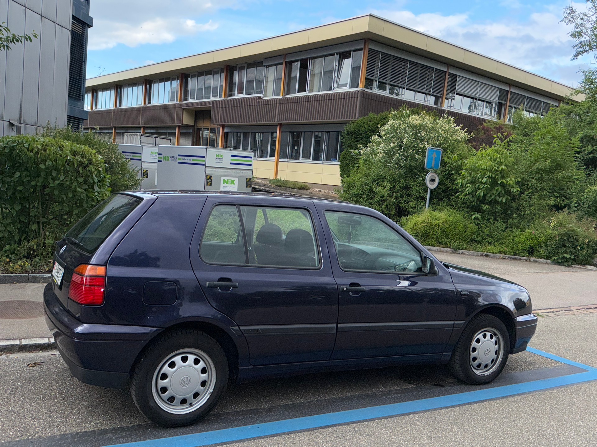 VW Golf 1800 Swiss Topline-image-1