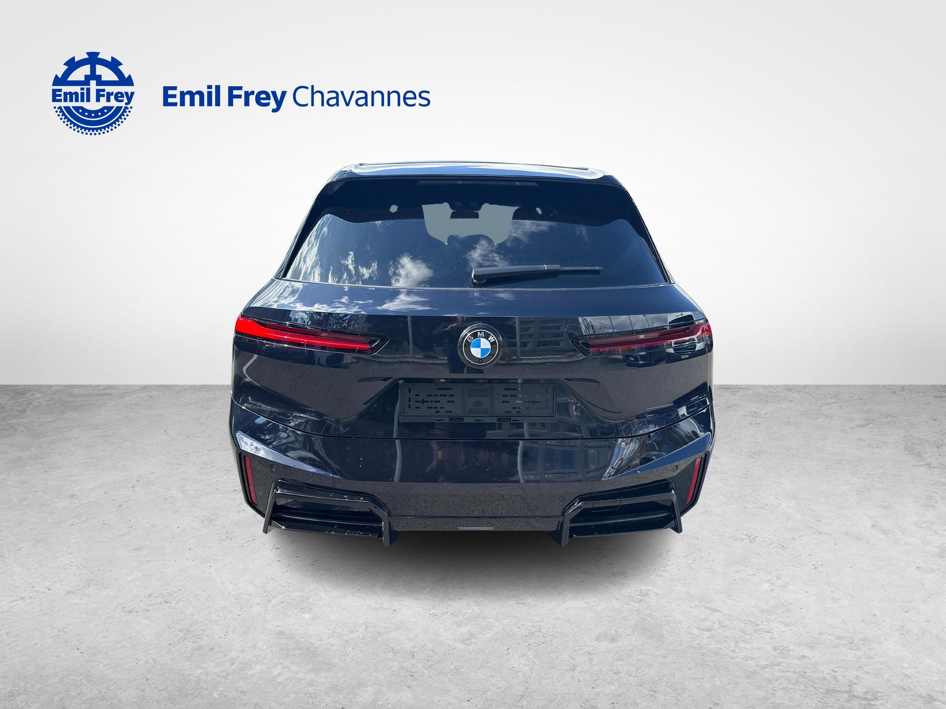 BMW iX xDrive60-showroom-element-3