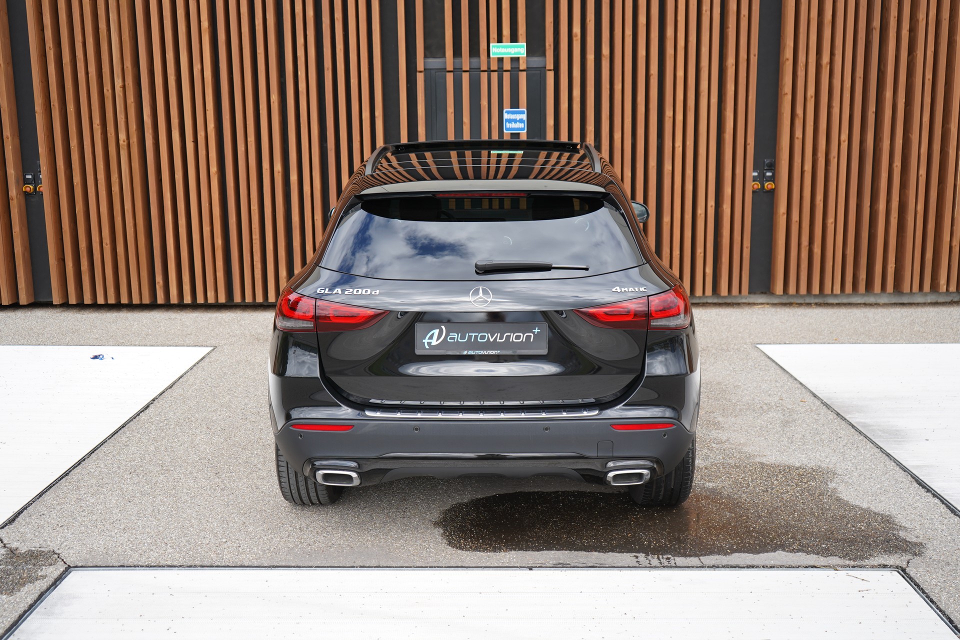 MERCEDES-BENZ GLA 200d 4MATIC PROGRESSIVE NIGHT 8G-DCT l 150 PS-image-16
