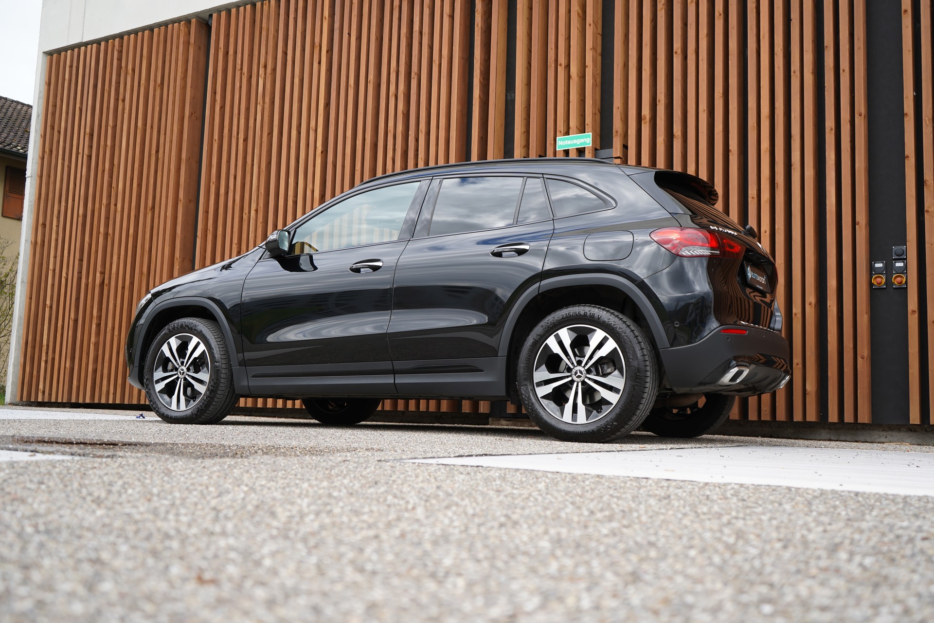 MERCEDES-BENZ GLA 200d 4MATIC PROGRESSIVE NIGHT 8G-DCT l 150 PS-image-10