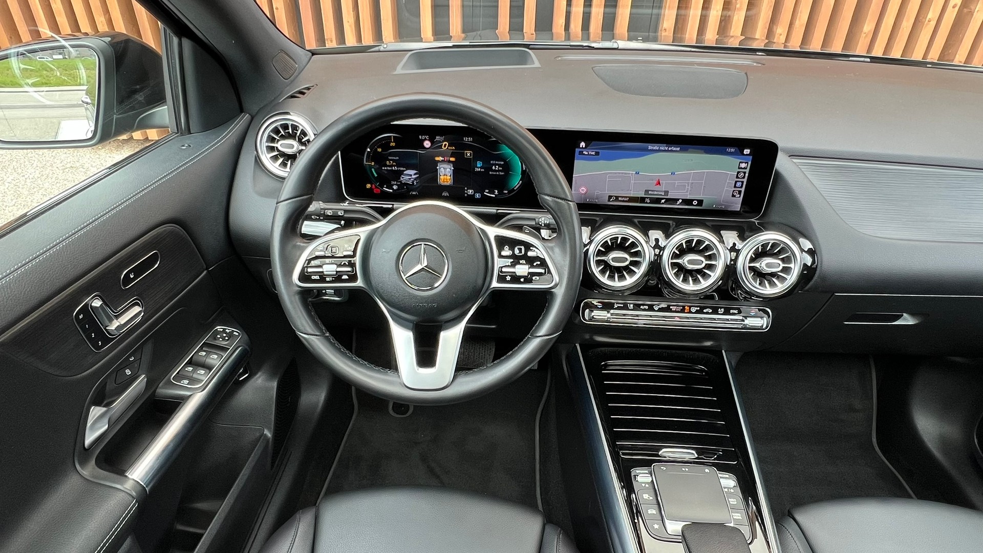 MERCEDES-BENZ GLA 200d 4MATIC PROGRESSIVE NIGHT 8G-DCT l 150 PS-image-22