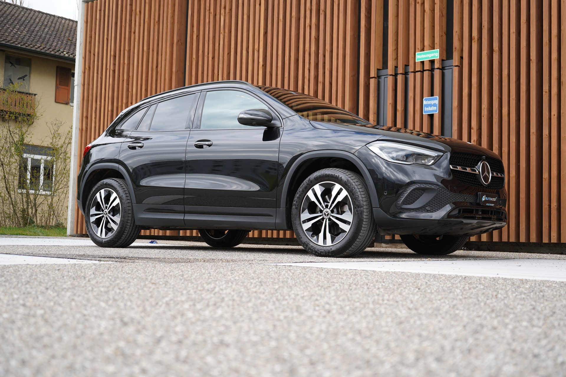 MERCEDES-BENZ GLA 200d 4MATIC PROGRESSIVE NIGHT 8G-DCT l 150 PS-image-6