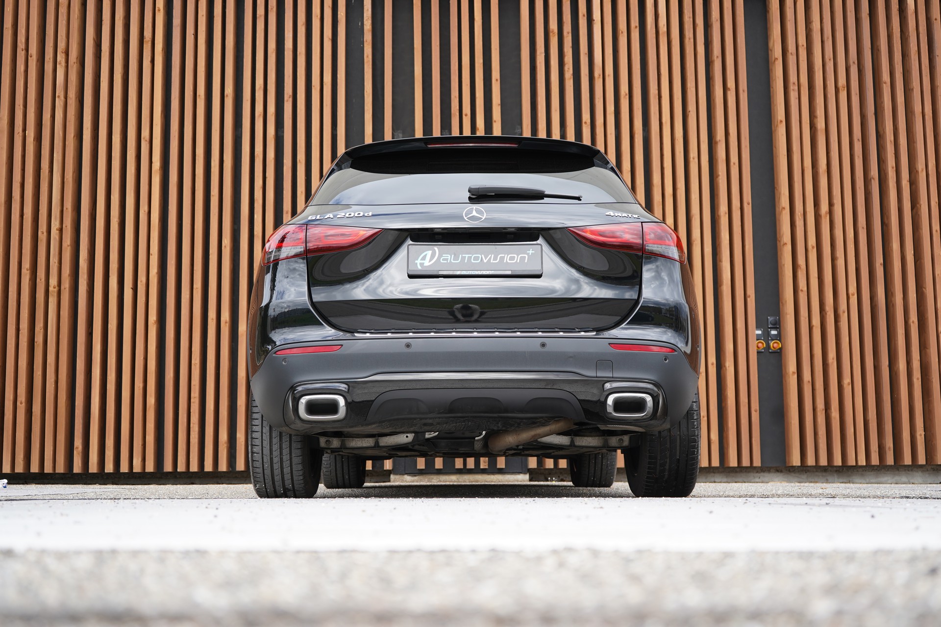 MERCEDES-BENZ GLA 200d 4MATIC PROGRESSIVE NIGHT 8G-DCT l 150 PS-image-17