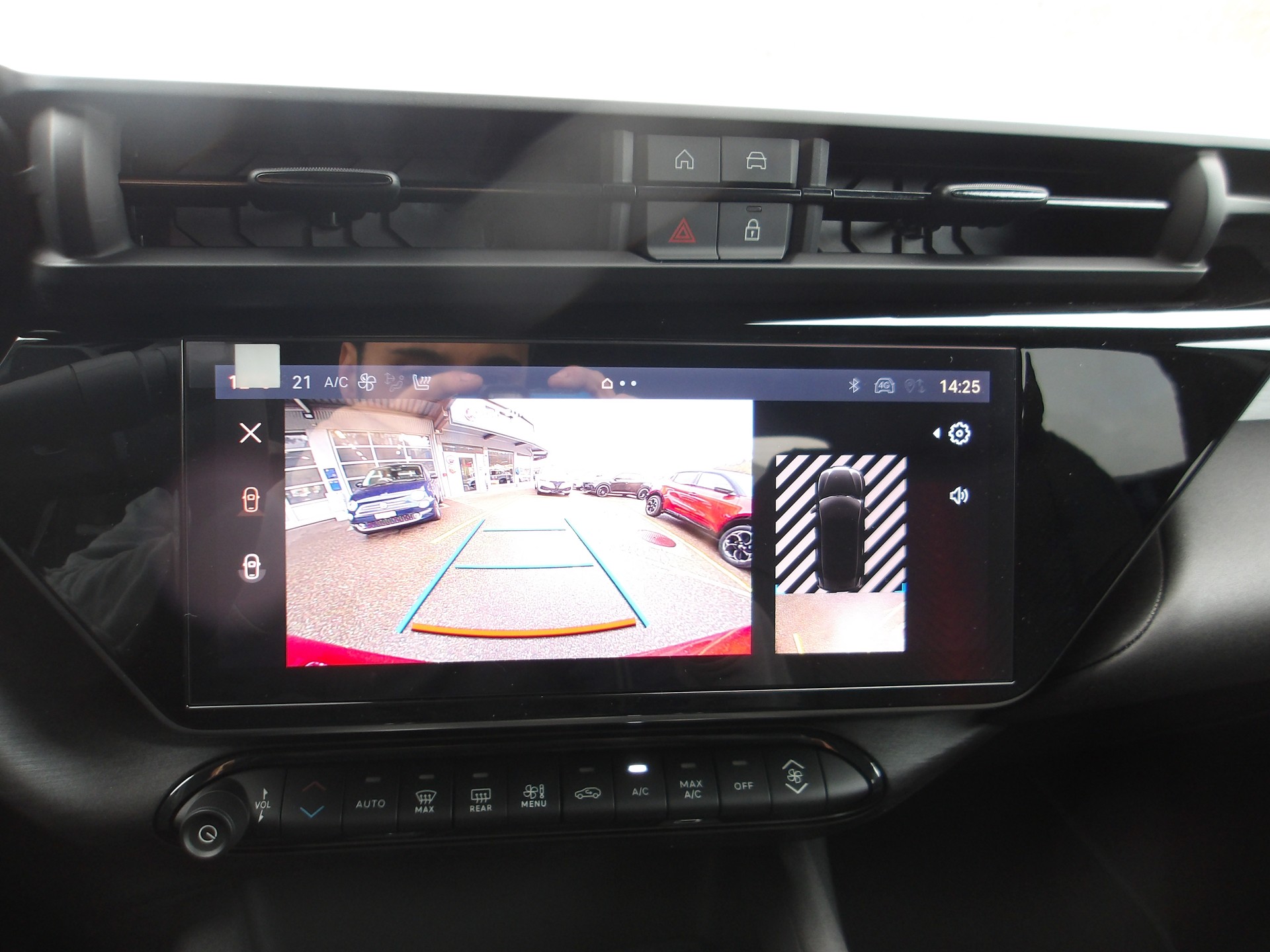 ALFA ROMEO Junior 1.2 48V Hybrid Q4-image-14
