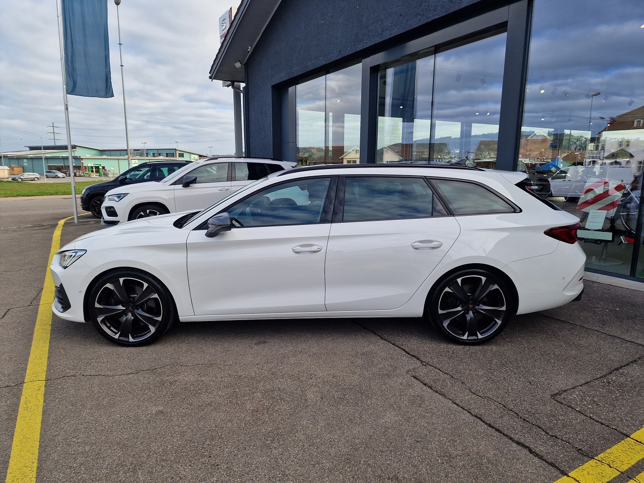 CUPRA LEON ST 2.0 TSI VZ DSG 4Drive-showroom-element-2