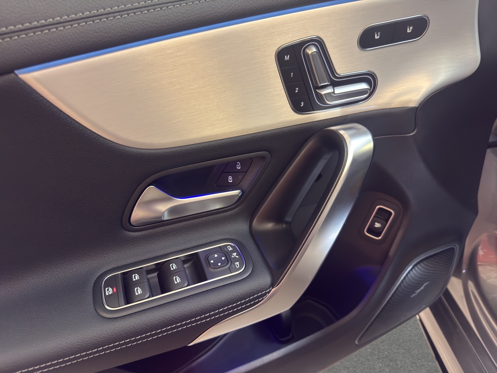 MERCEDES-BENZ CLA 45 S 4M+ AMG / 360 Grad Kamera / AMG Ride Control / Multibeam LED-image-12
