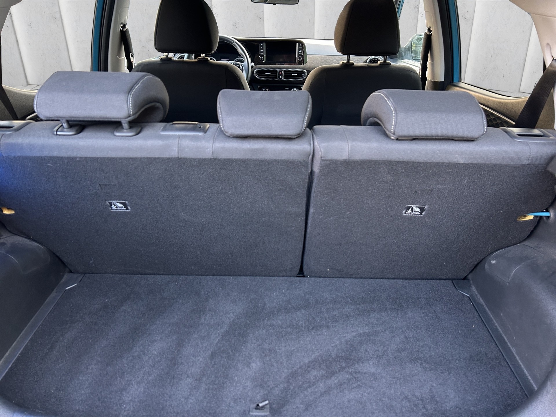 HYUNDAI i10 1.2 Launch Plus Automat-image-15