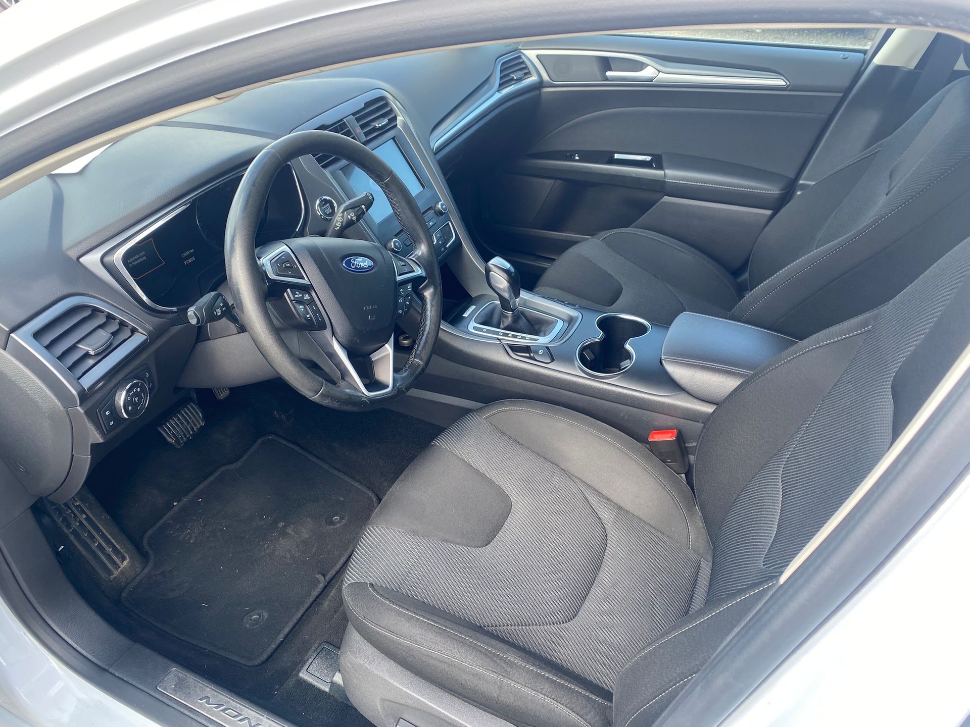FORD Mondeo 2.0 TDCi ST-Line PowerShift-image-11