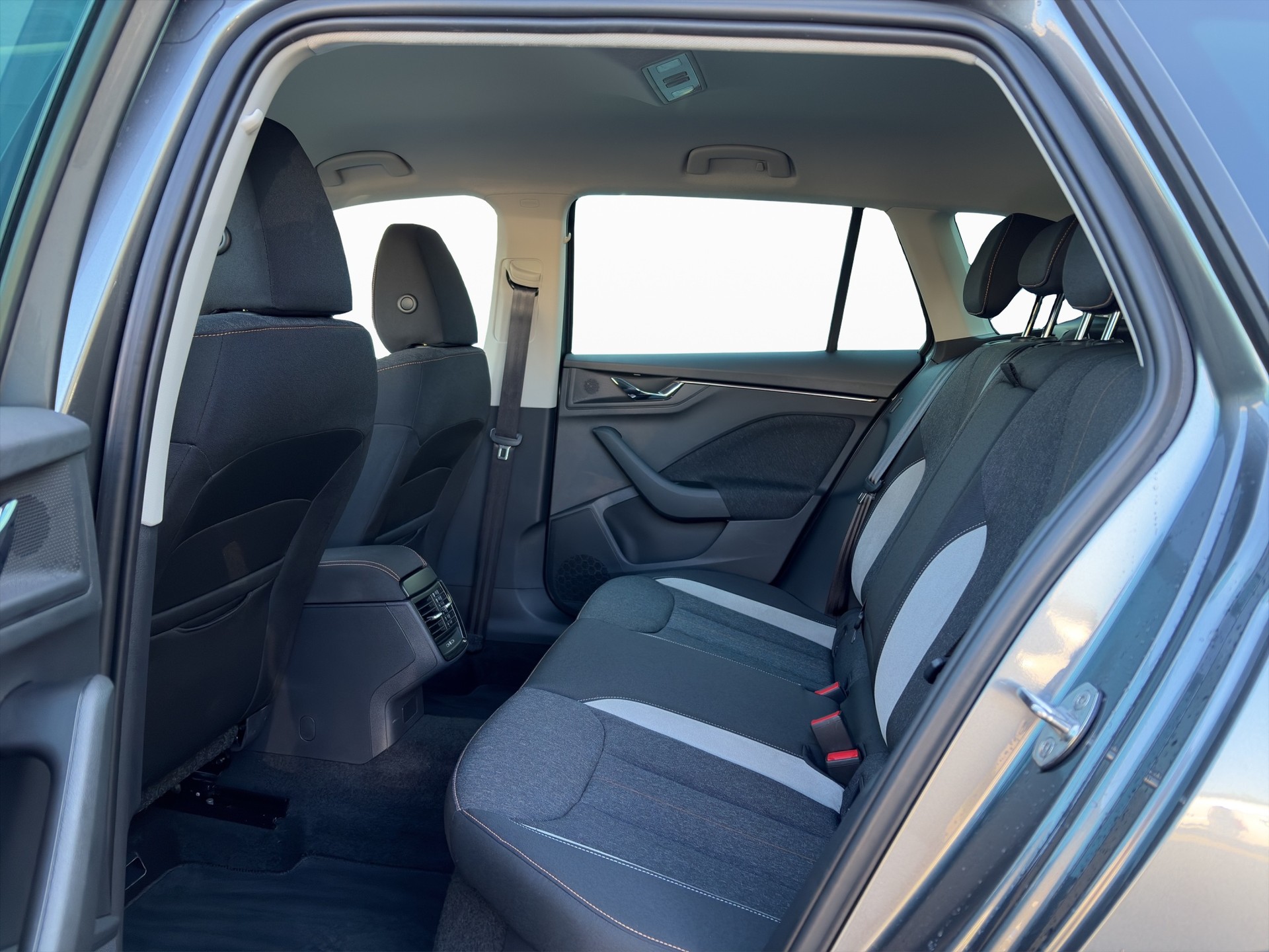 SKODA Kamiq 1.0 TSI Selection-image-7