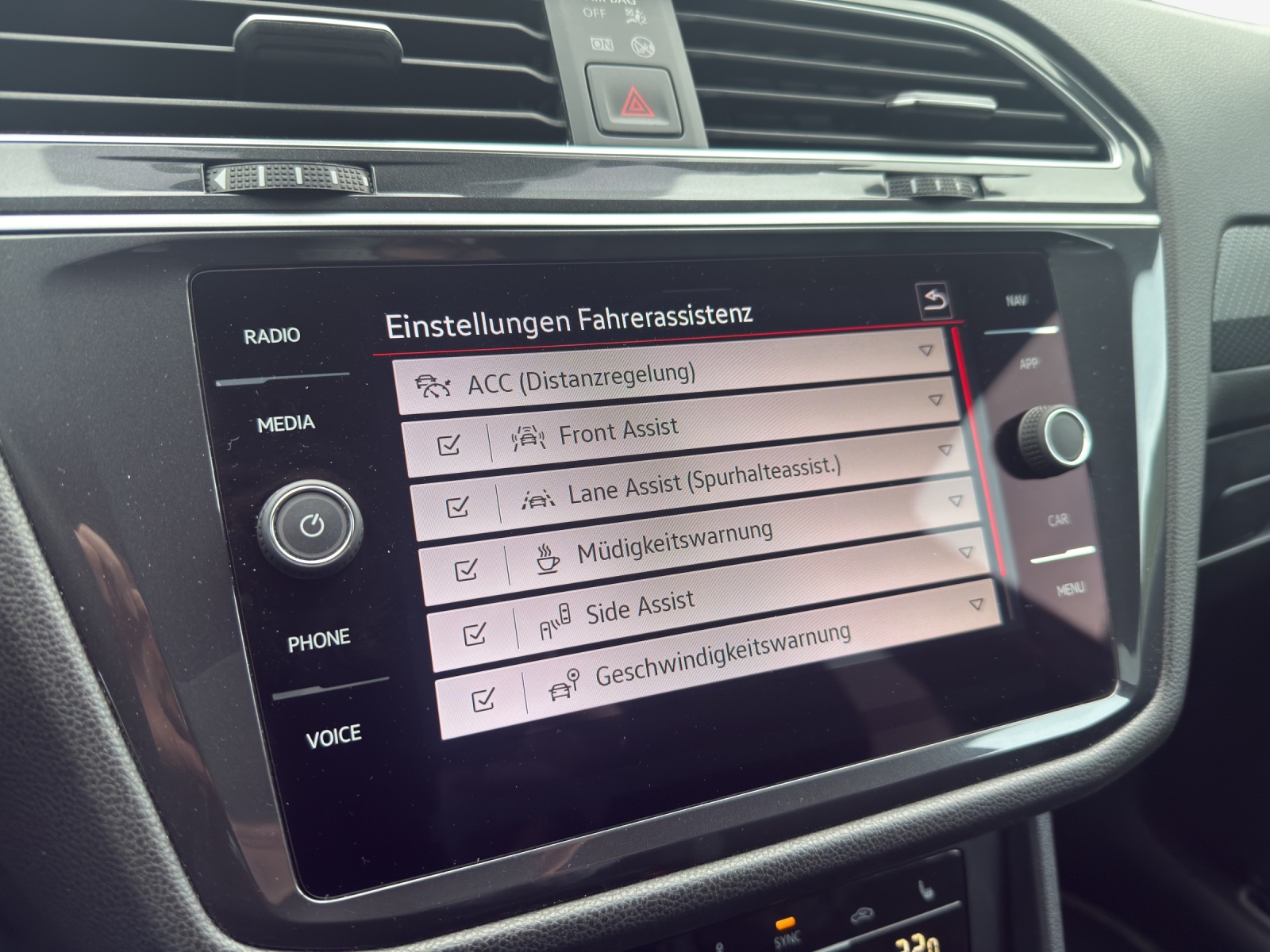 VW Tiguan Allspace 2.0TSI R-Line 4Motion DSG-image-15