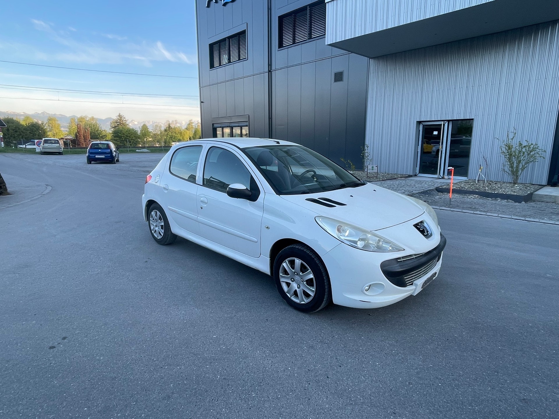 PEUGEOT 206+ 1.4 Trendy-image-1