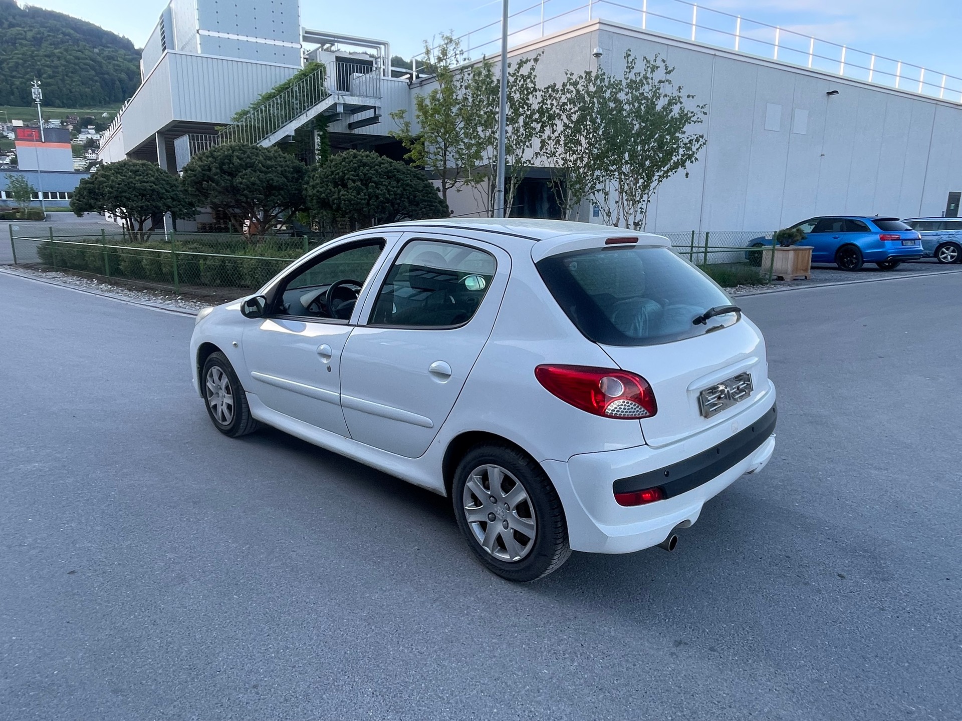 PEUGEOT 206+ 1.4 Trendy-image-5