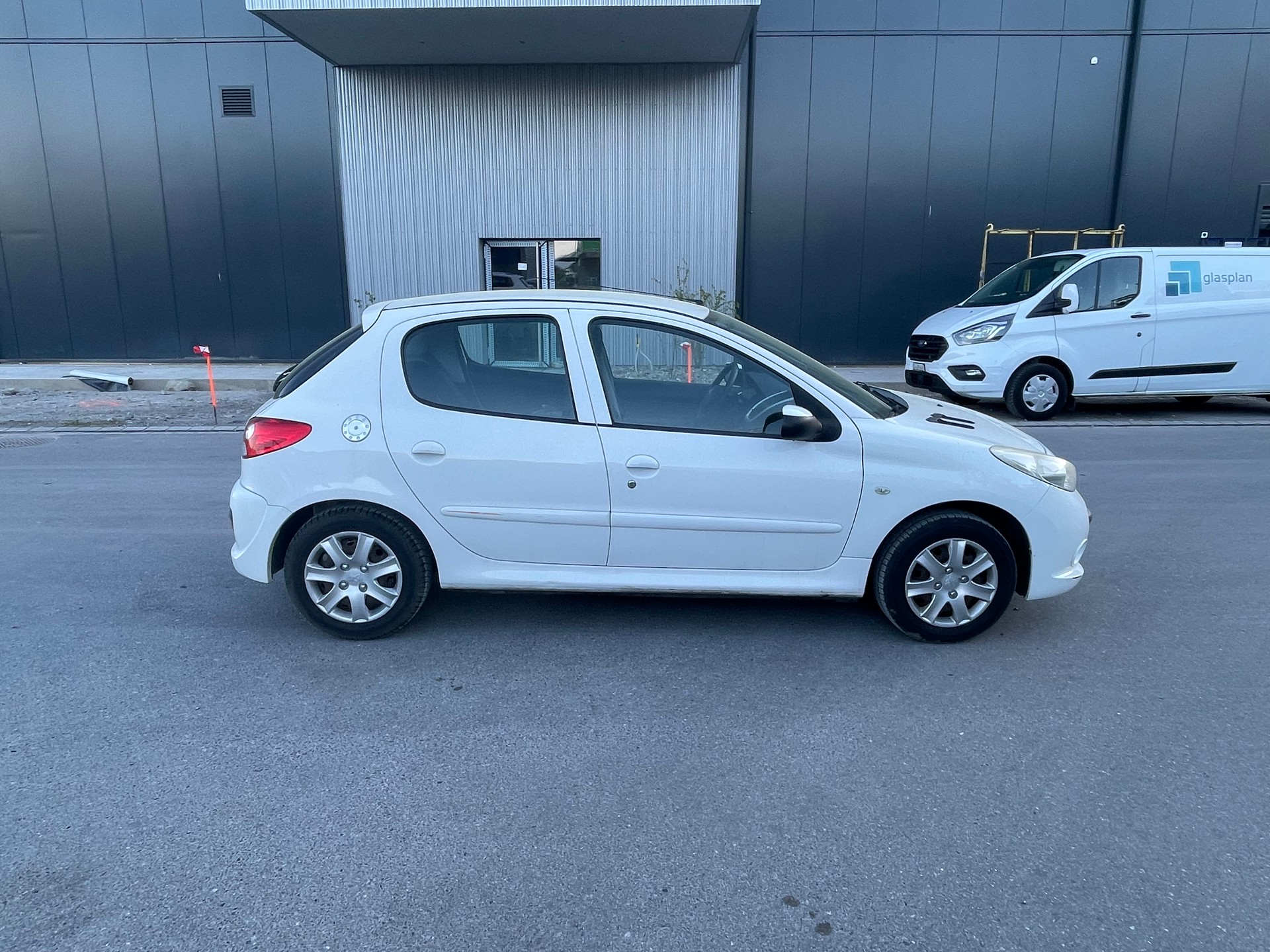 PEUGEOT 206+ 1.4 Trendy-image-7
