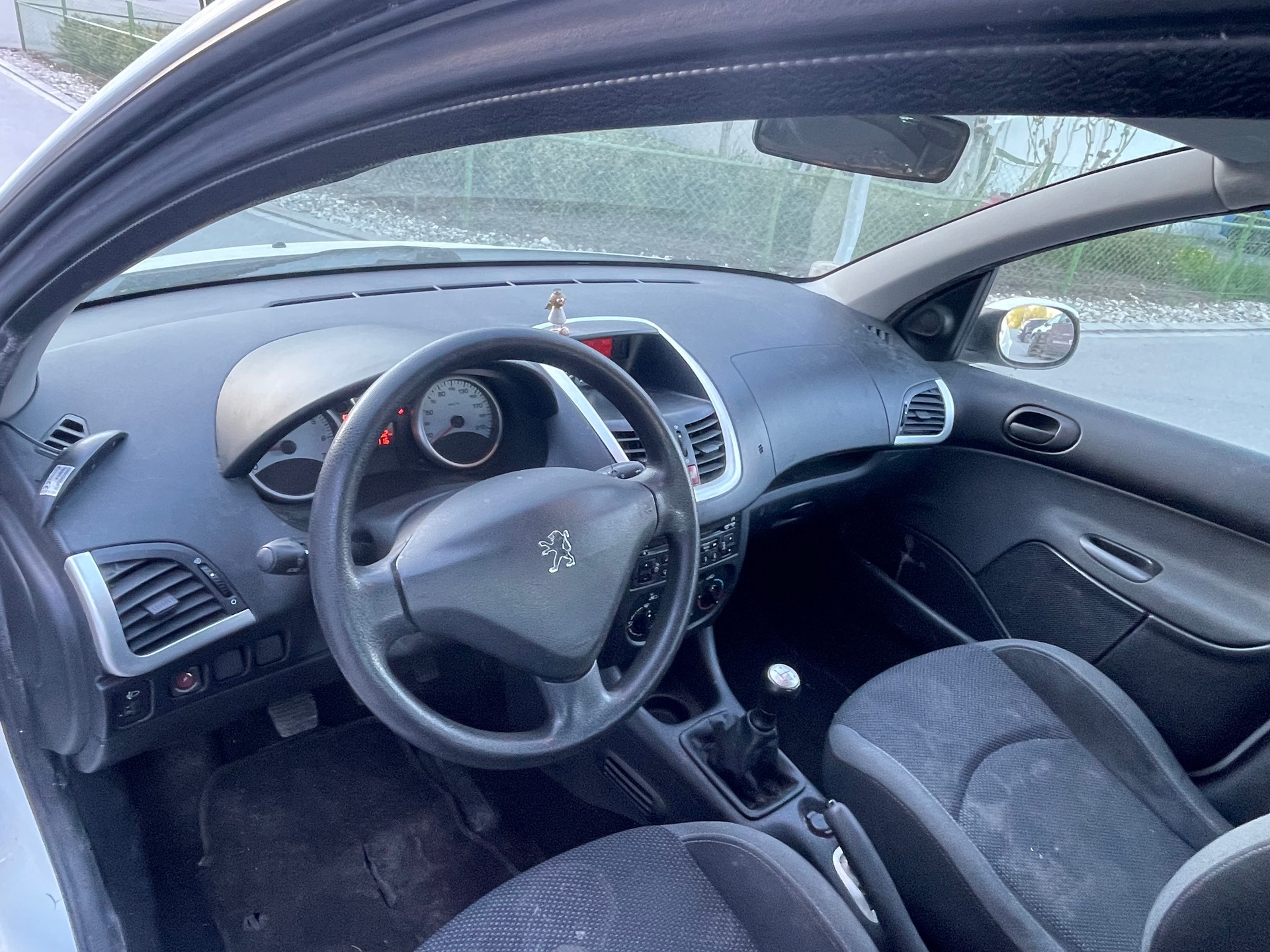 PEUGEOT 206+ 1.4 Trendy-image-11