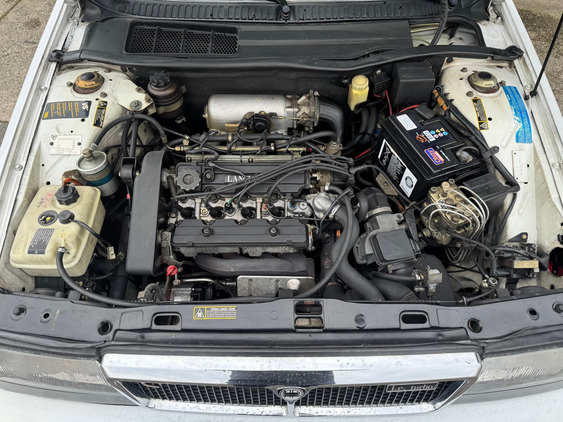 LANCIA Thema 2.0 i.e. Turbo-image-11