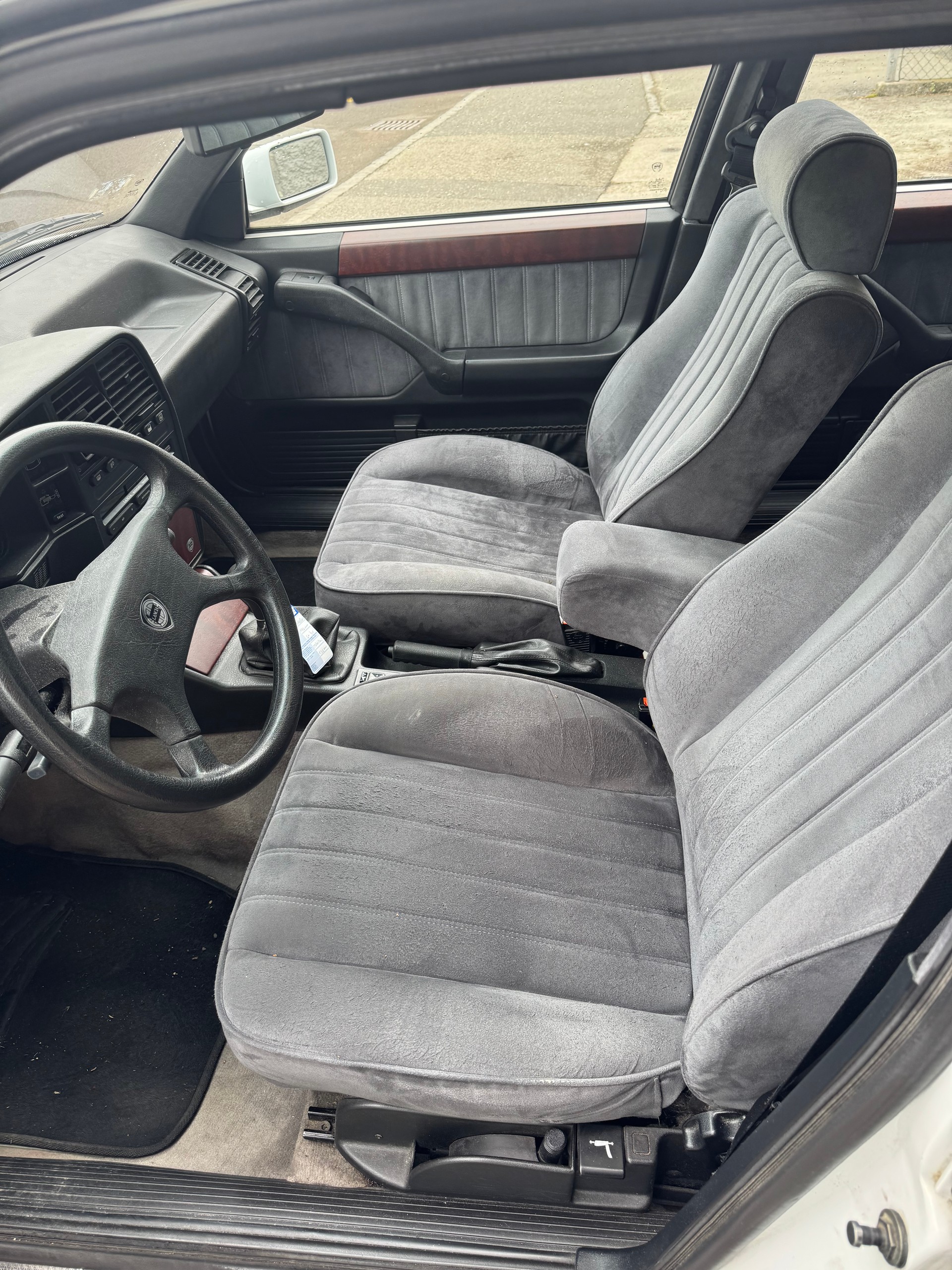LANCIA Thema 2.0 i.e. Turbo-image-9