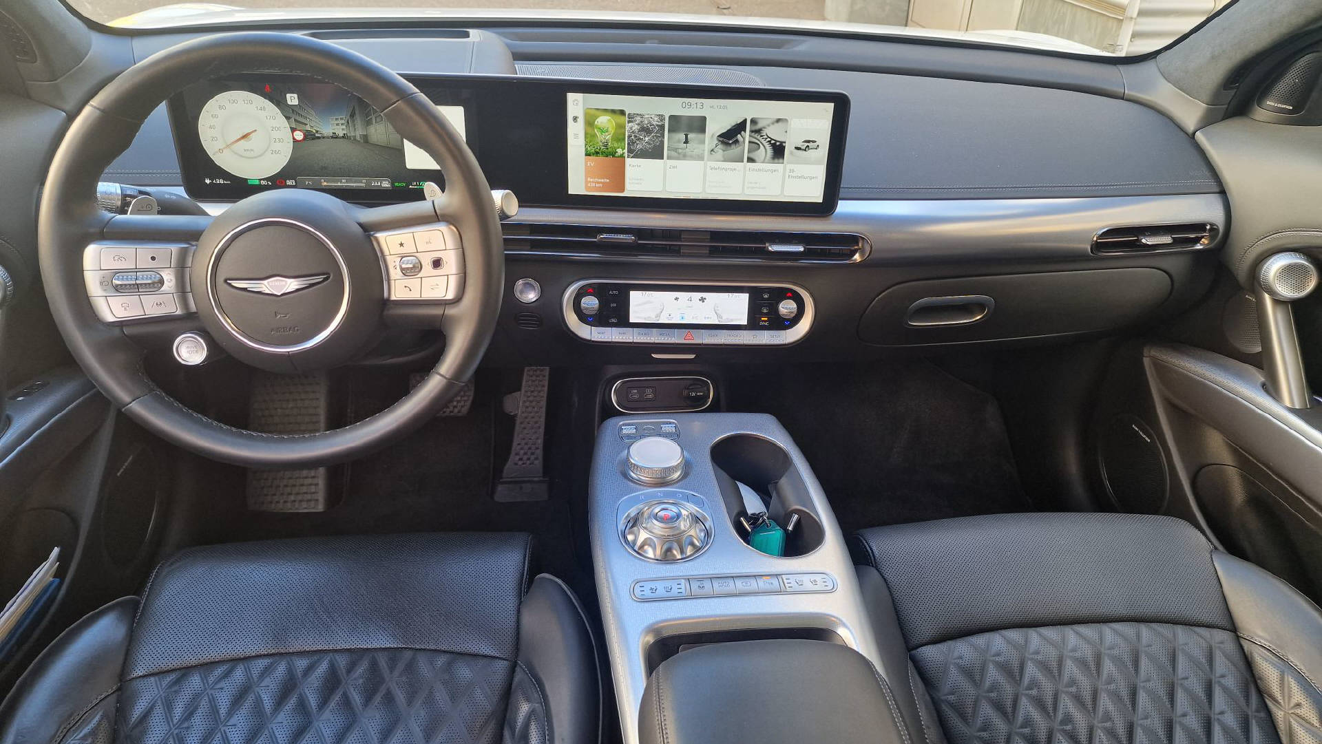 GENESIS GV60 Single Motor Premium-image-14