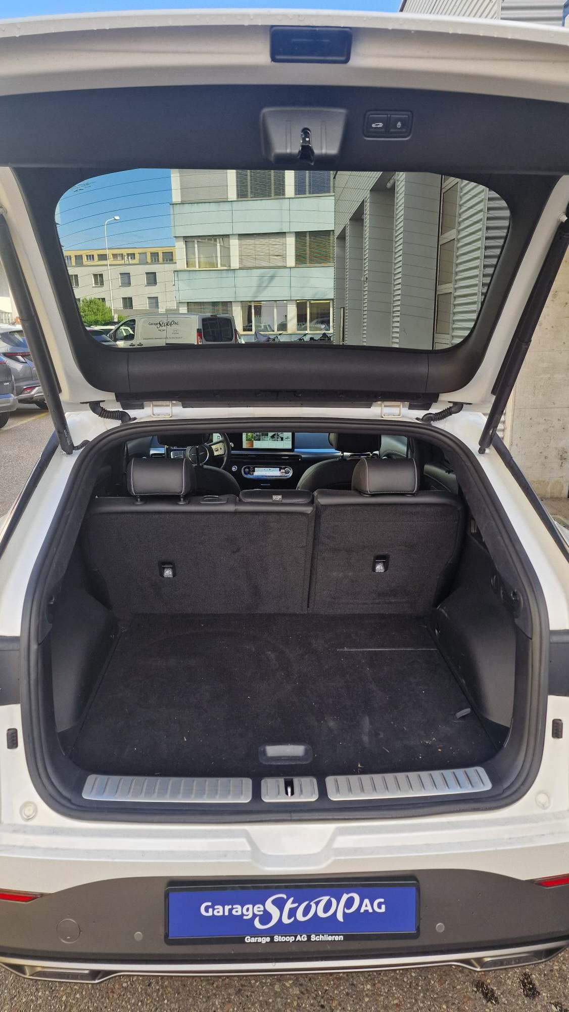 GENESIS GV60 Single Motor Premium-image-4