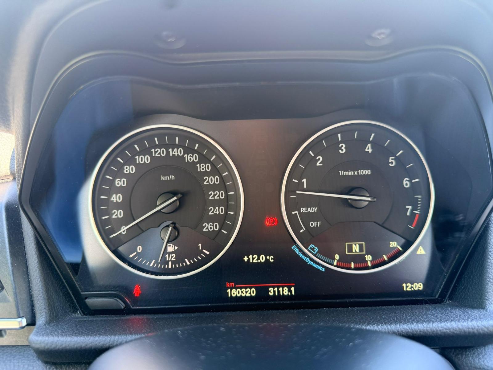 BMW 220i Active Tourer M Sport Line-image-9