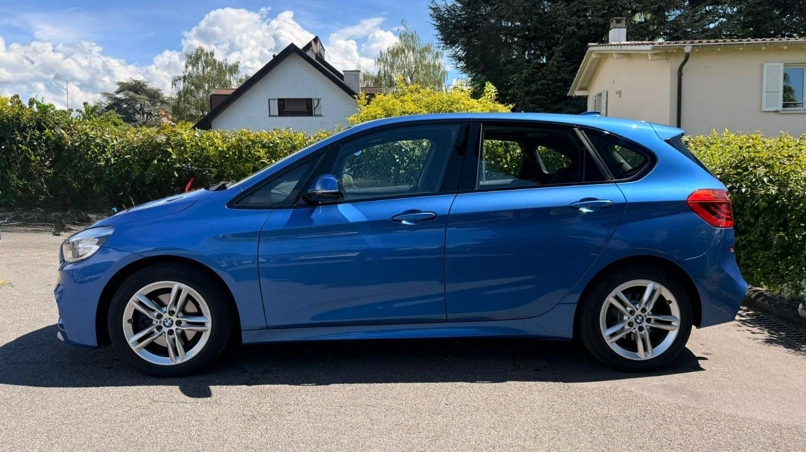 BMW 220i Active Tourer M Sport Line-image-2