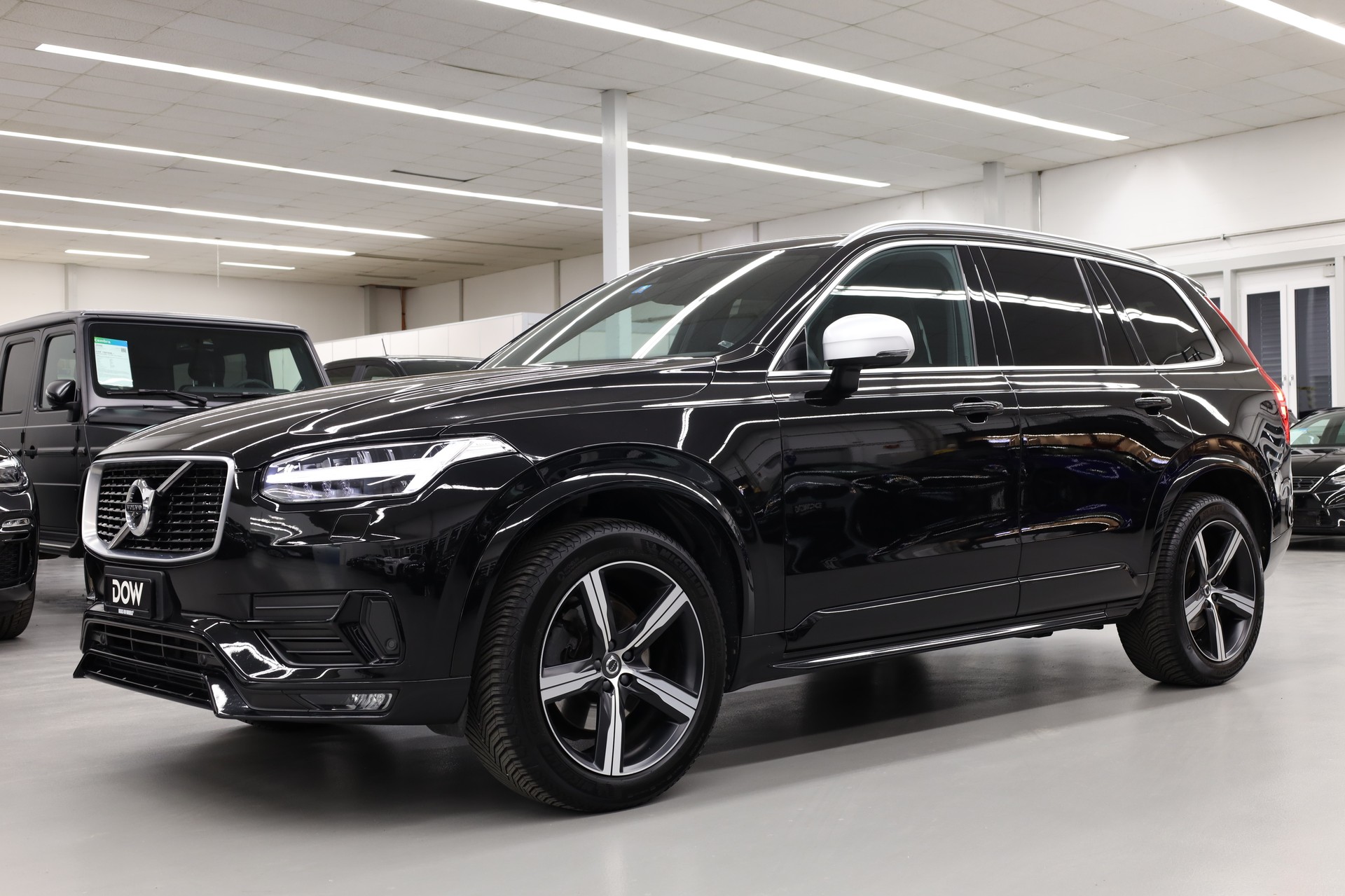 VOLVO XC90 2.0 T6 R-Design 7P. AWD-showroom-element-3