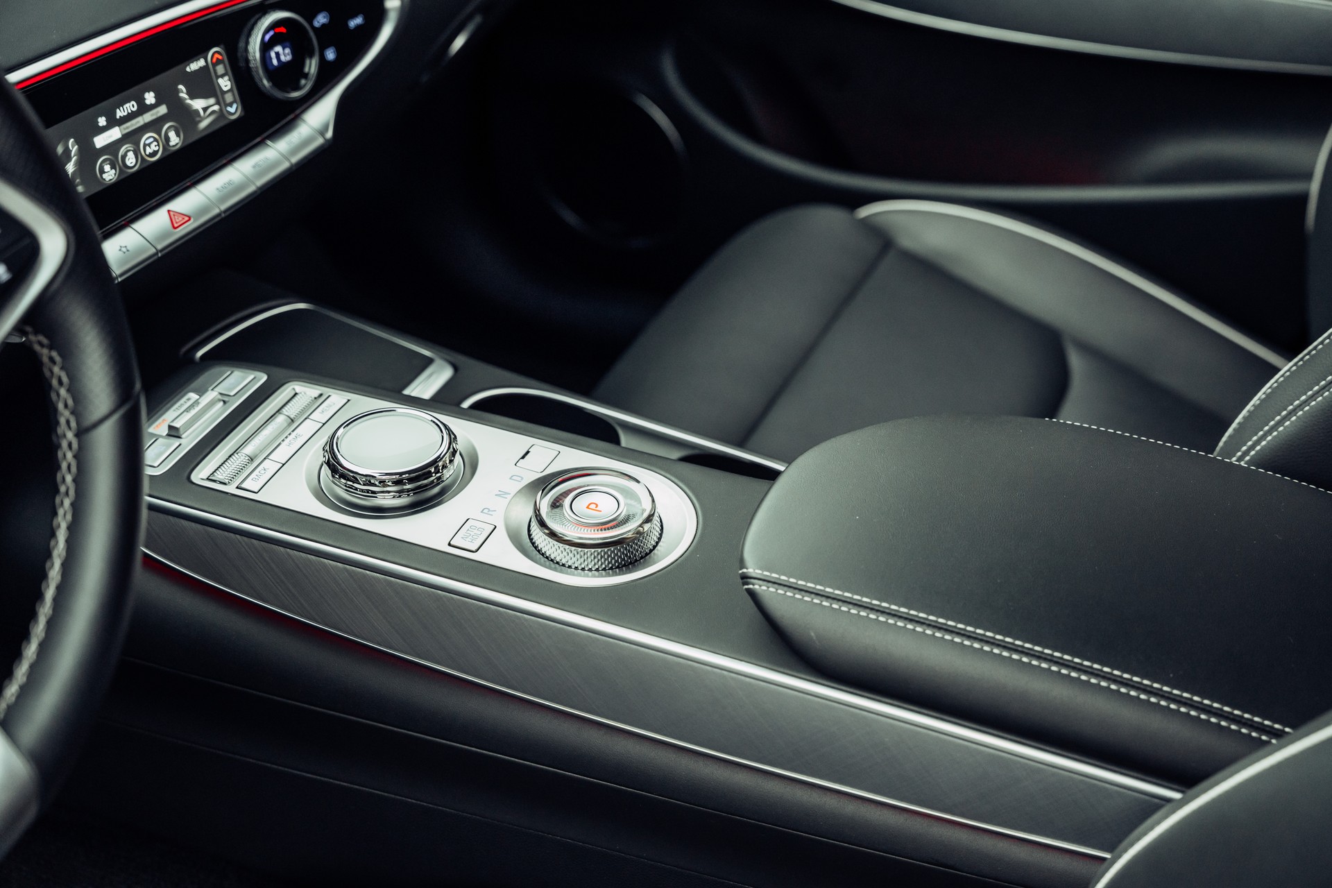 GENESIS GV70 Electrified Sport kWh 77,4 AWD-image-11