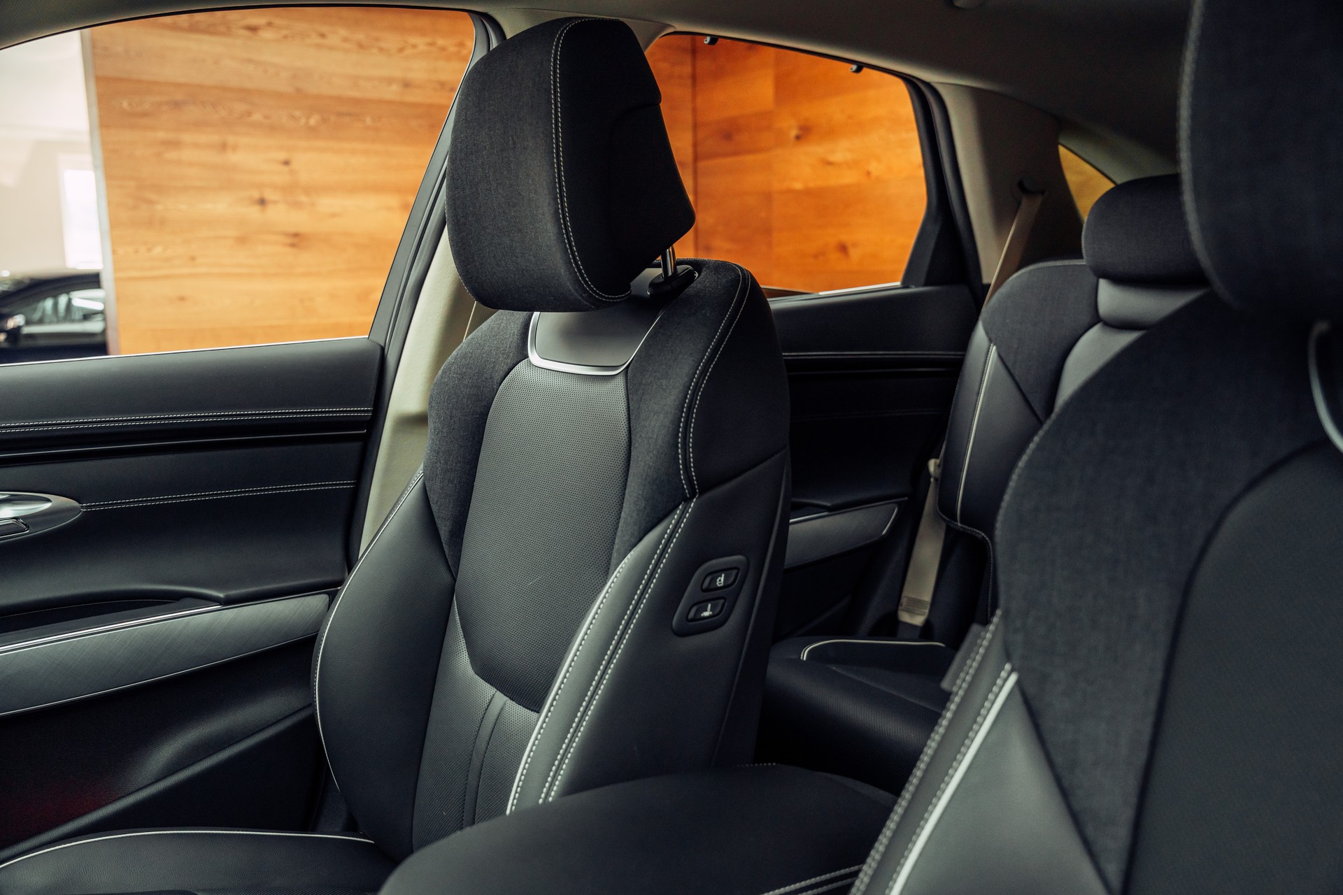 GENESIS GV70 Electrified Sport kWh 77,4 AWD-image-6