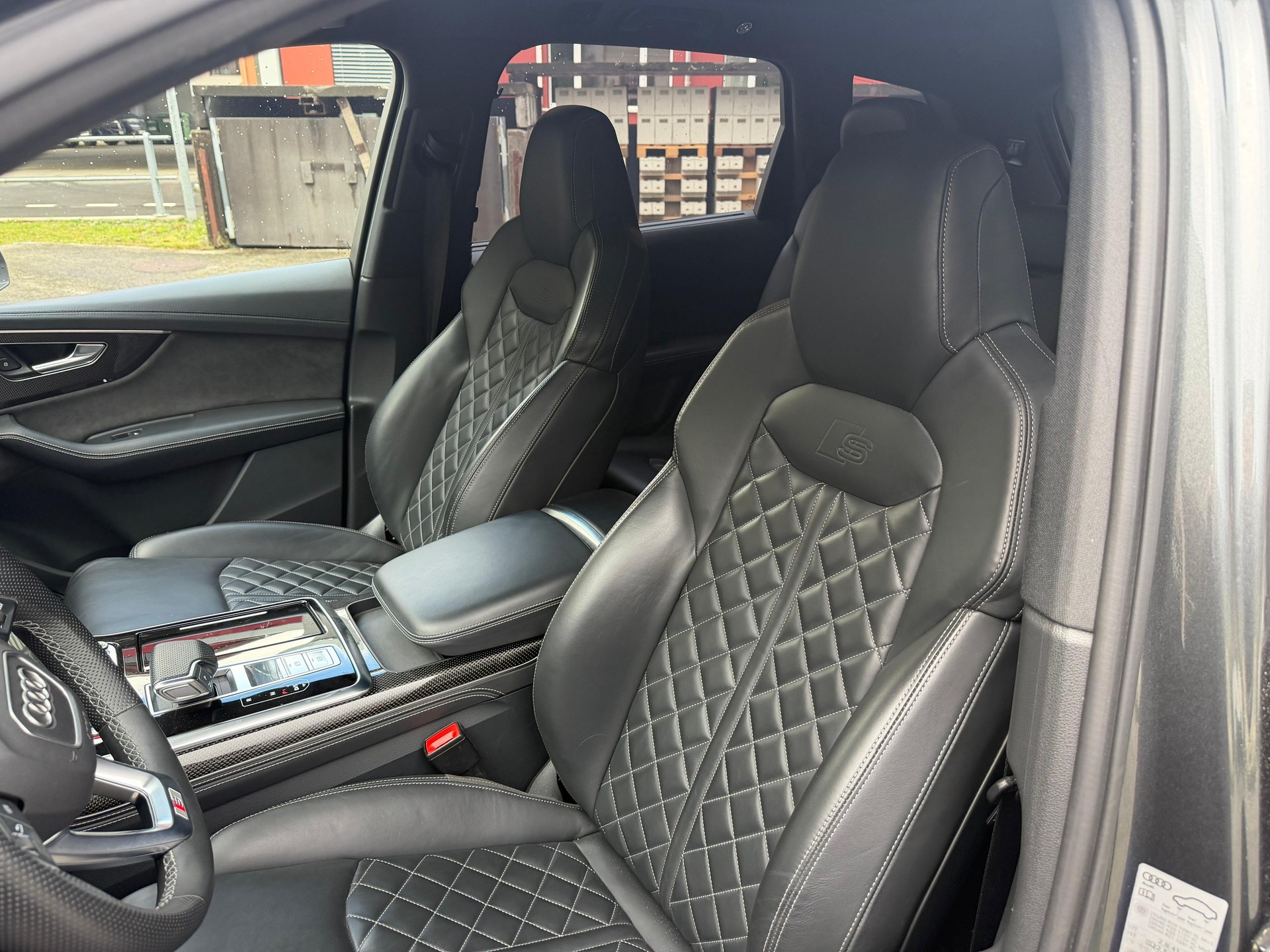 AUDI SQ7 TFSI quattro tiptronic-image-8