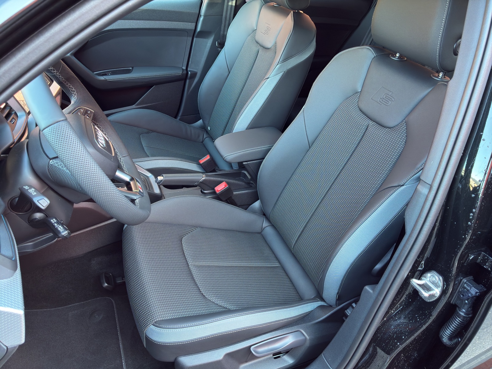 AUDI A1 Sportback 35 TFSI S Line S-tronic-image-11