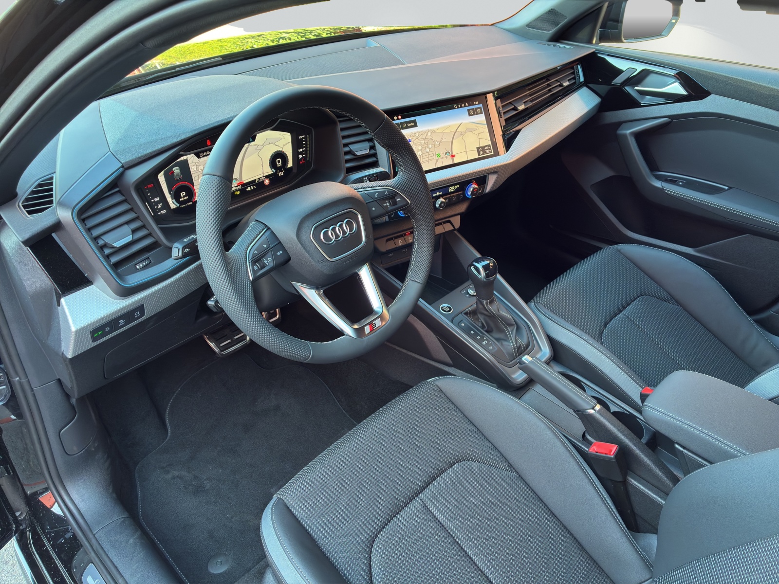 AUDI A1 Sportback 35 TFSI S Line S-tronic-image-4